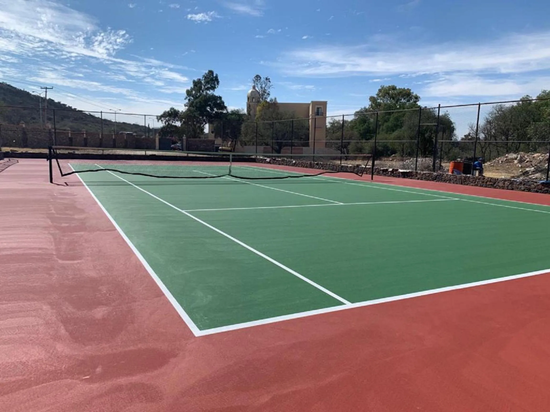 Tennis court in Villa Antigua