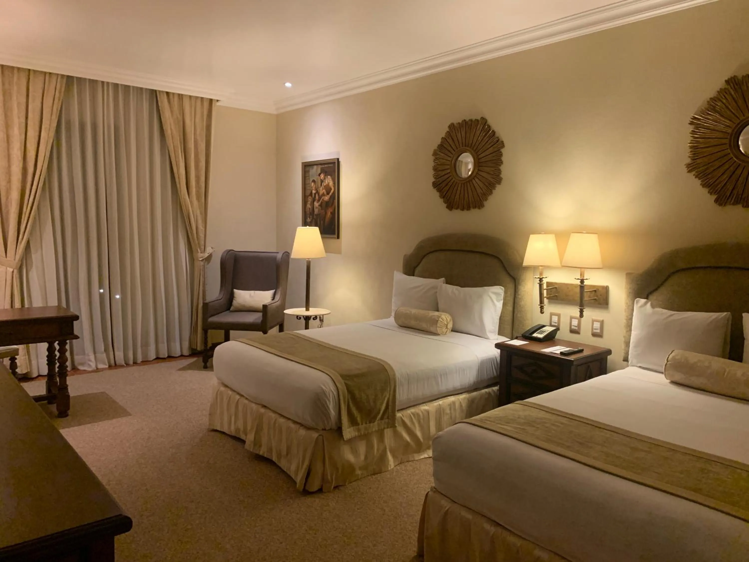 Photo of the whole room, Bed in Villa Antigua