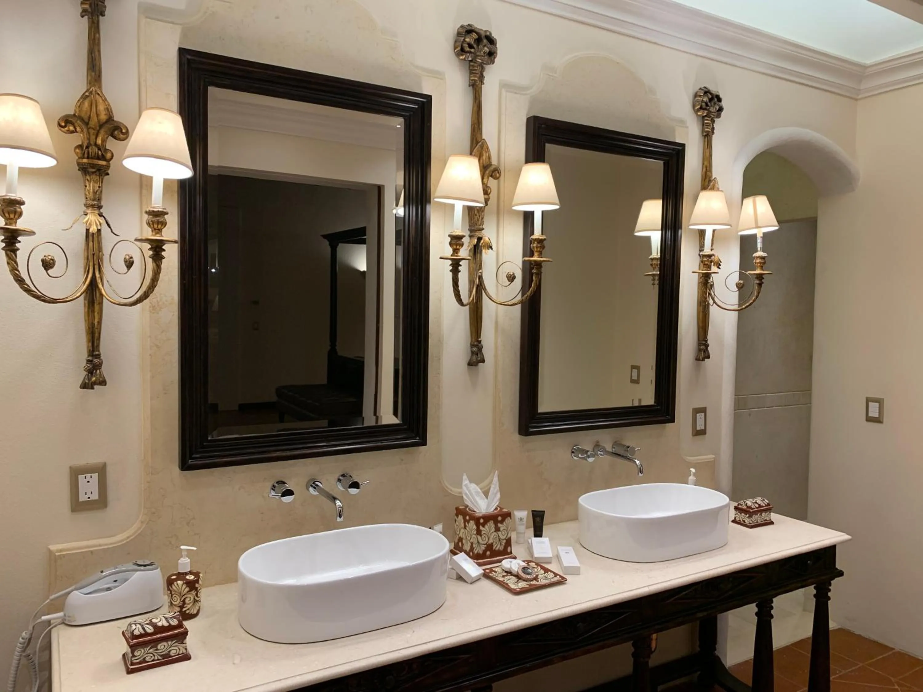 Bathroom in Villa Antigua