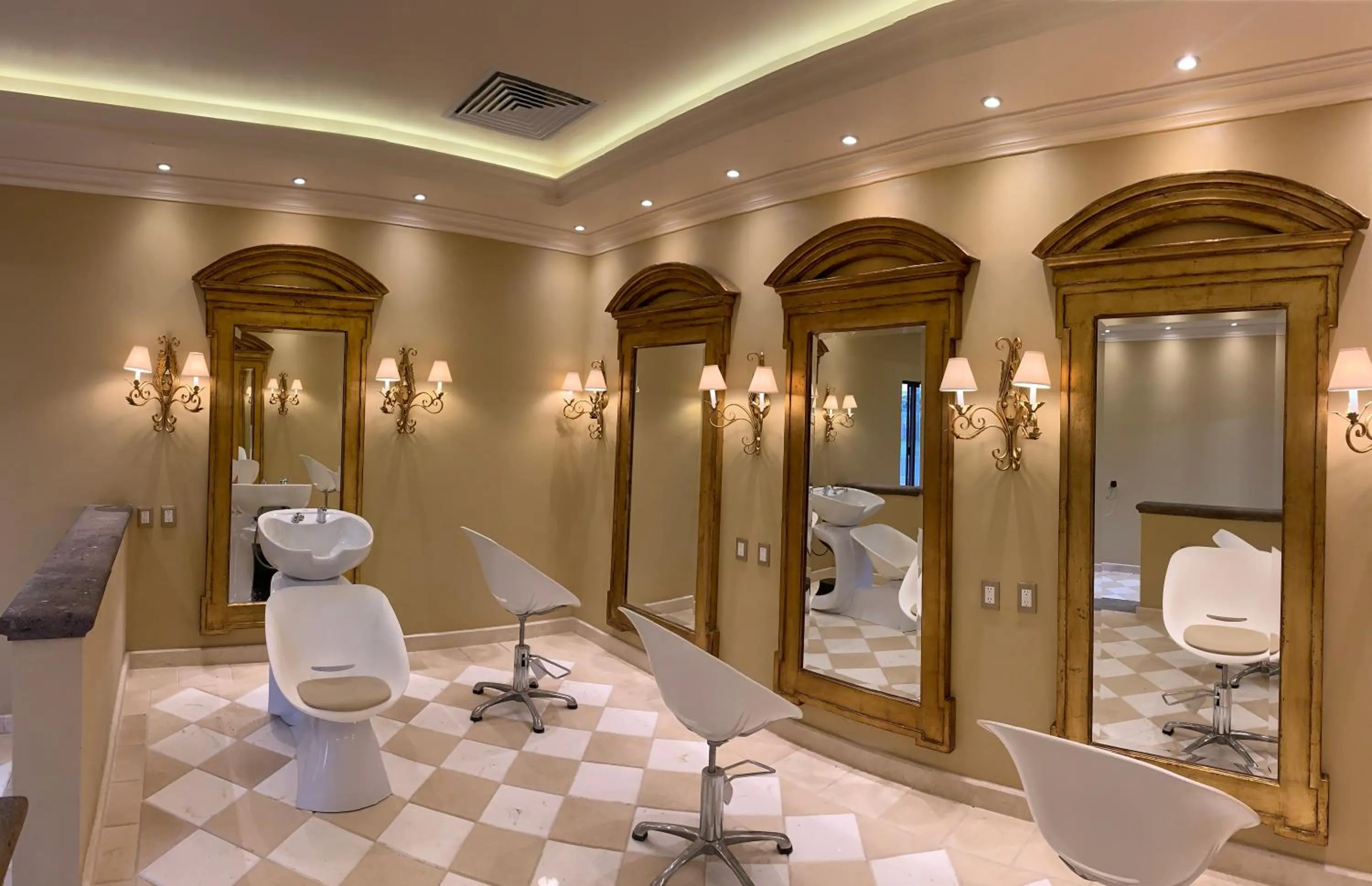 Property building in Villa Antigua