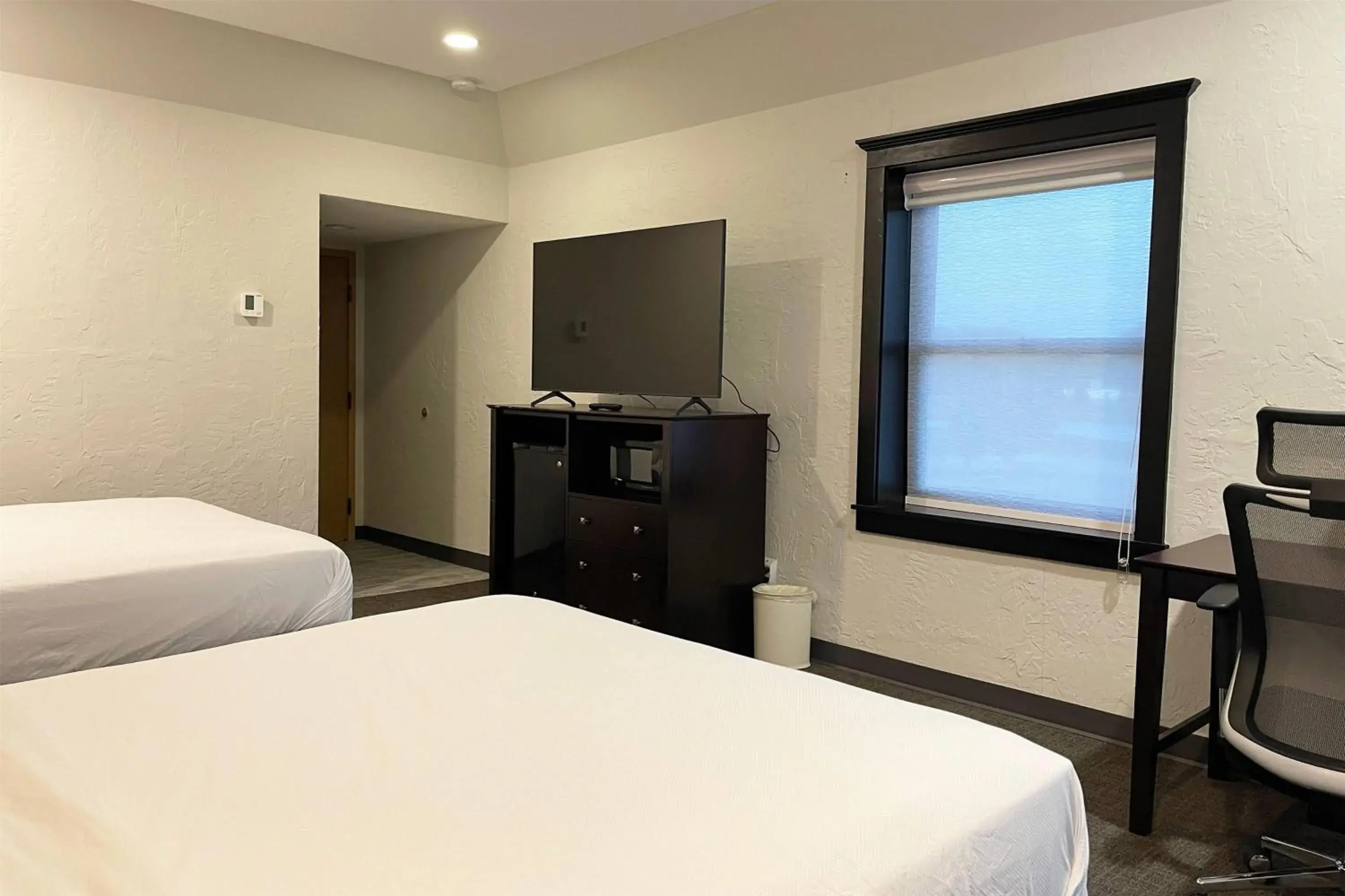 Photo of the whole room, Bed in Chateau Hotel and Conference Center Photo of the whole room, Bed in Chateau Hotel and Conference Center