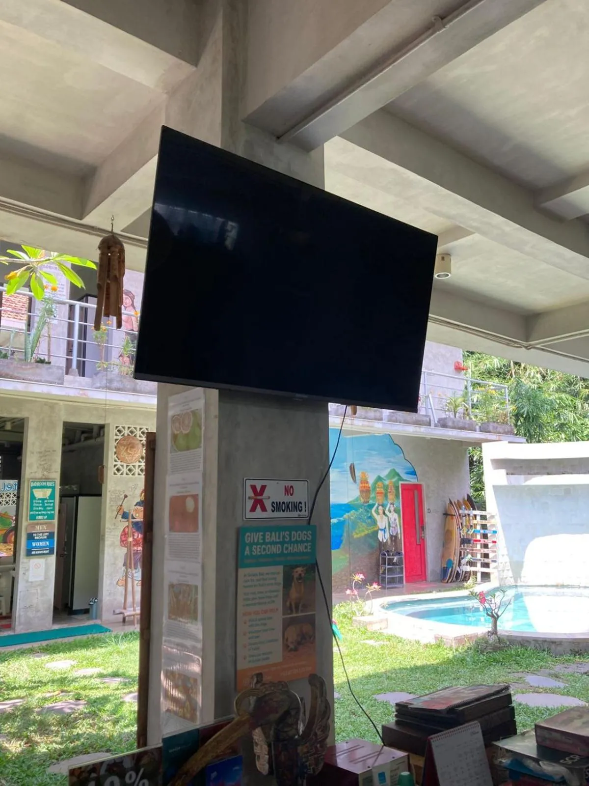 Communal lounge/ TV room in Bali Bobo Hostel