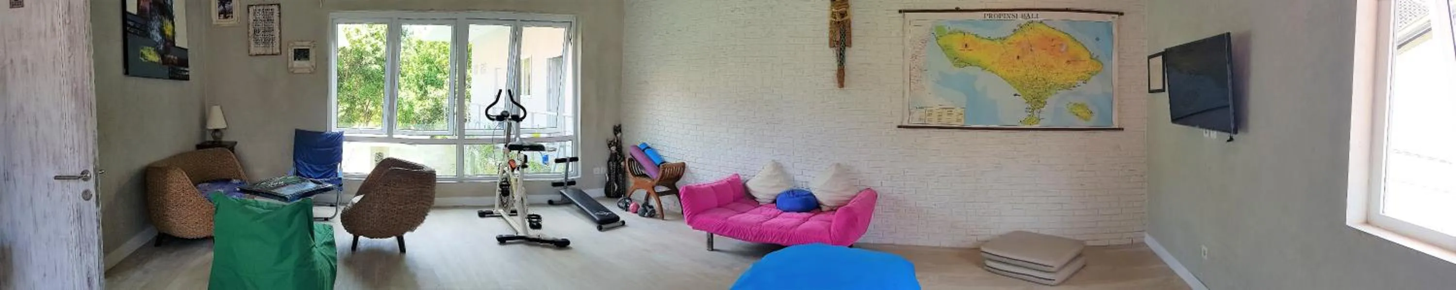 Library in Bali Bobo Hostel