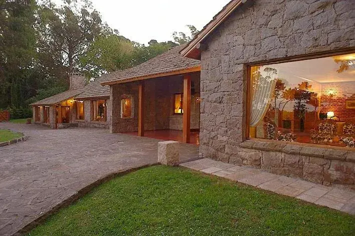 Los Nobles Hostal de Bosque Los Nobles Hostal de Bosque