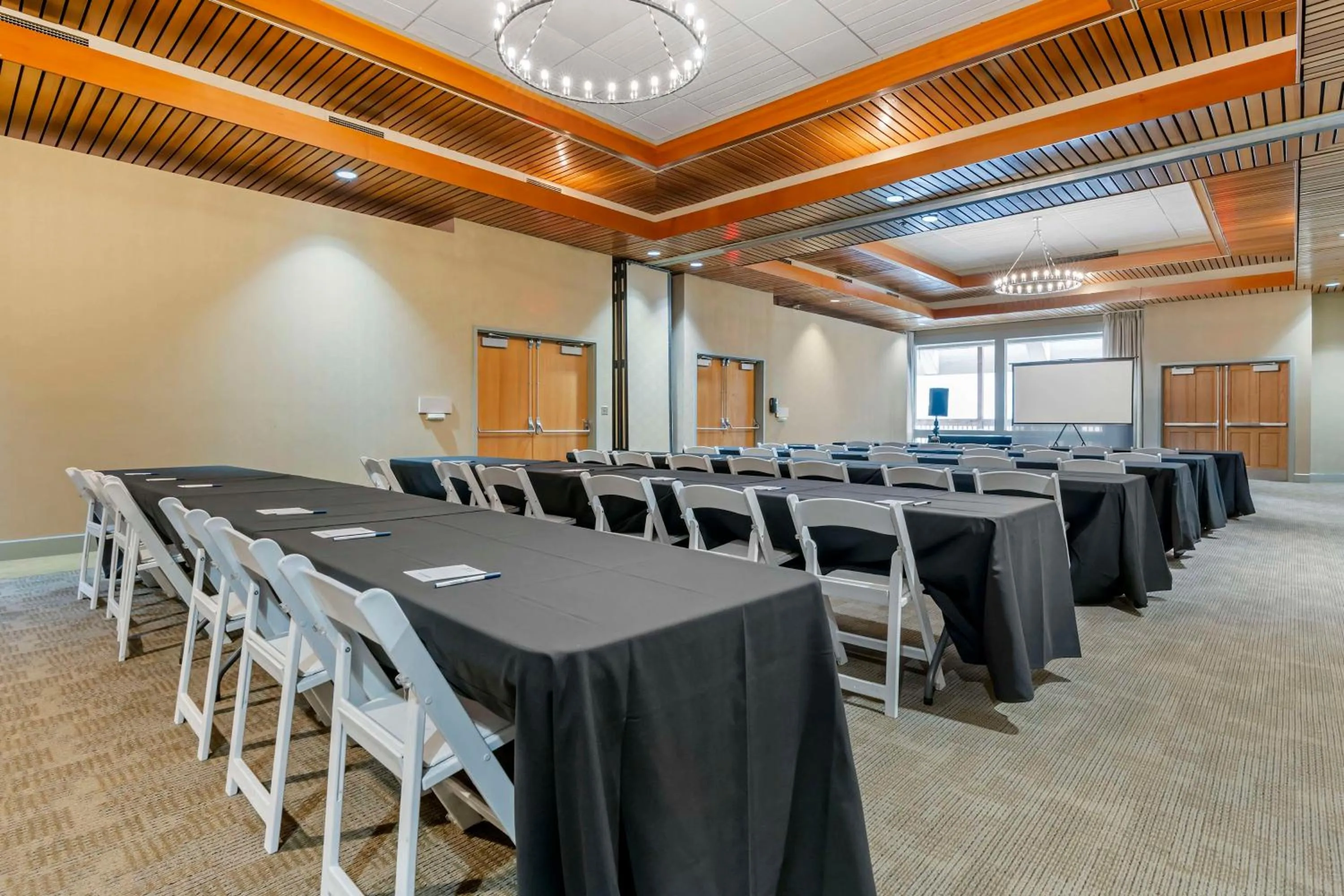 Meeting/conference room in BW Premier Collection, Mt Hood Oregon Resort