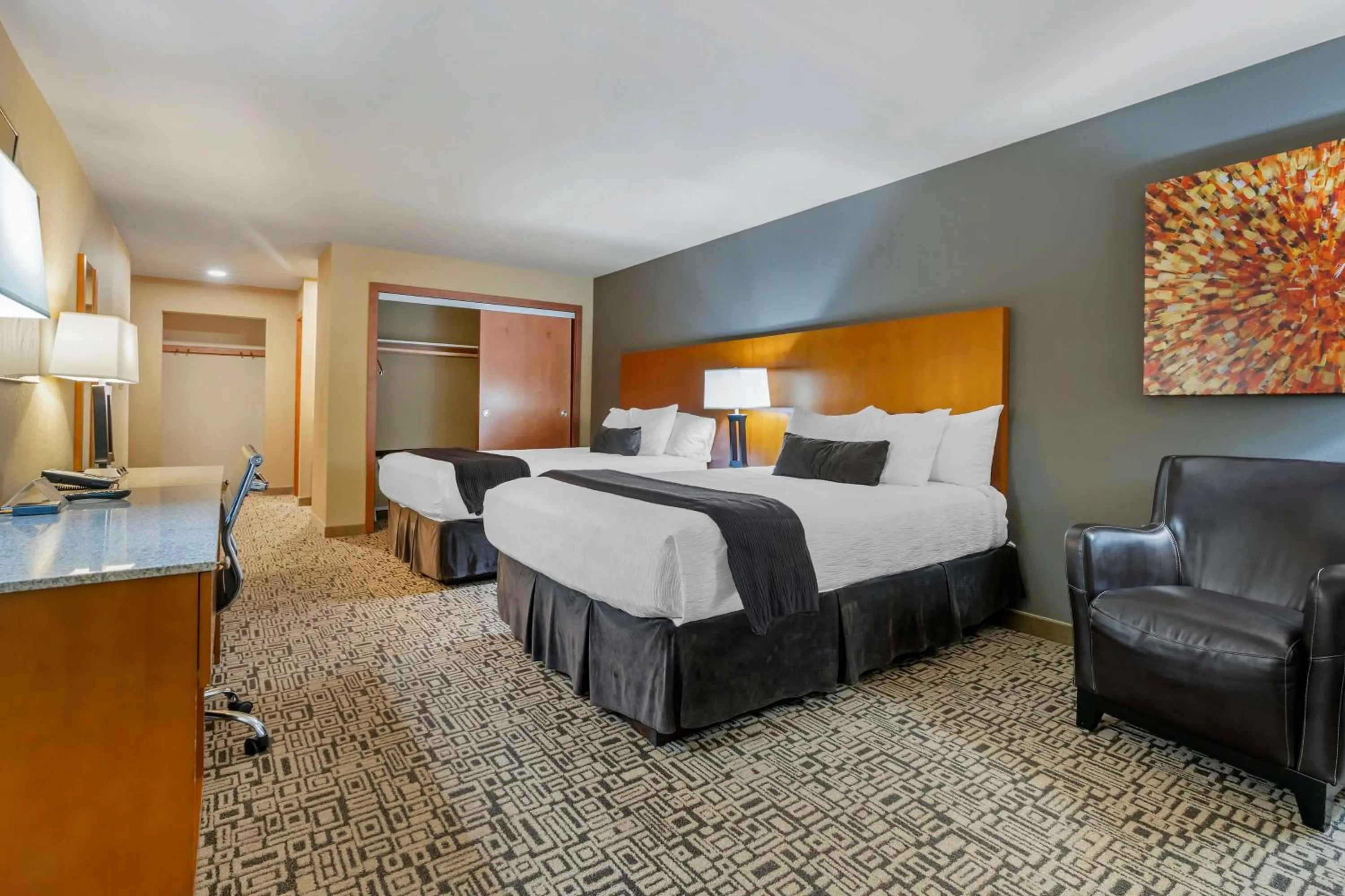 Bedroom, Bed in BW Premier Collection, Mt Hood Oregon Resort