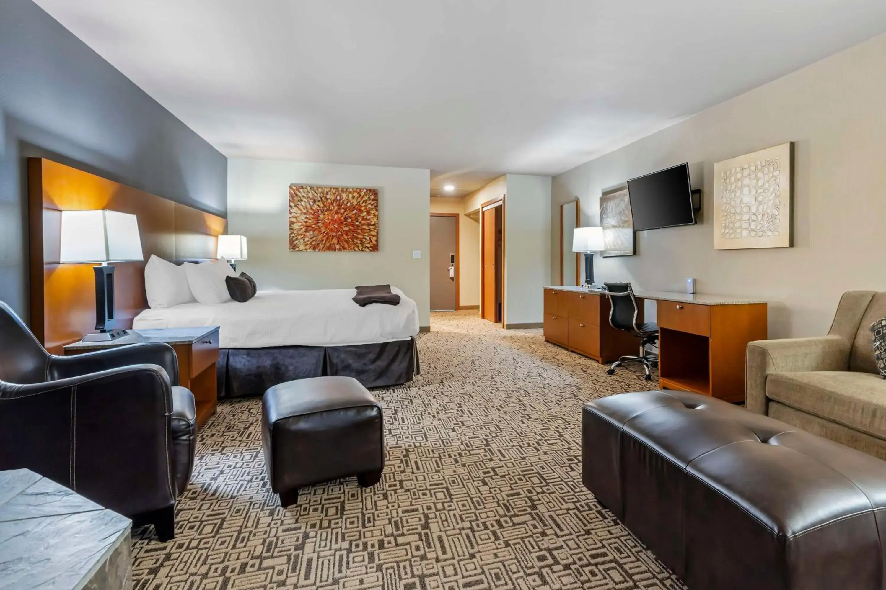 King Suite with Sofa Bed - Non-Smoking in BW Premier Collection, Mt Hood Oregon Resort King Suite with Sofa Bed - Non-Smoking in BW Premier Collection, Mt Hood Oregon Resort