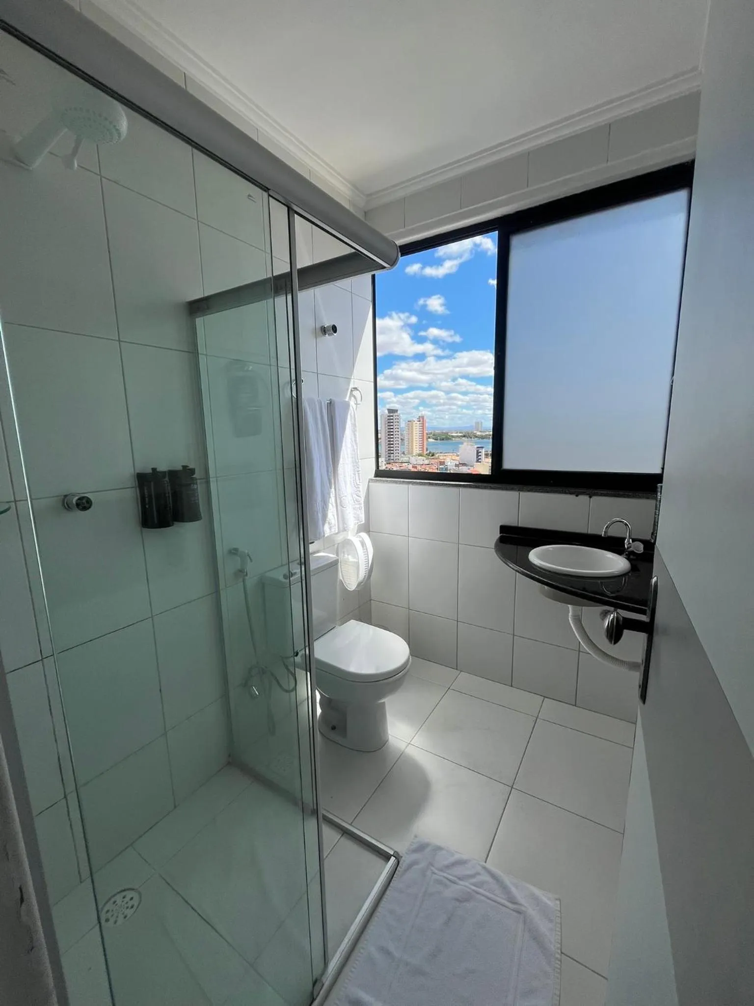 Shower in Águas Palace Hotel