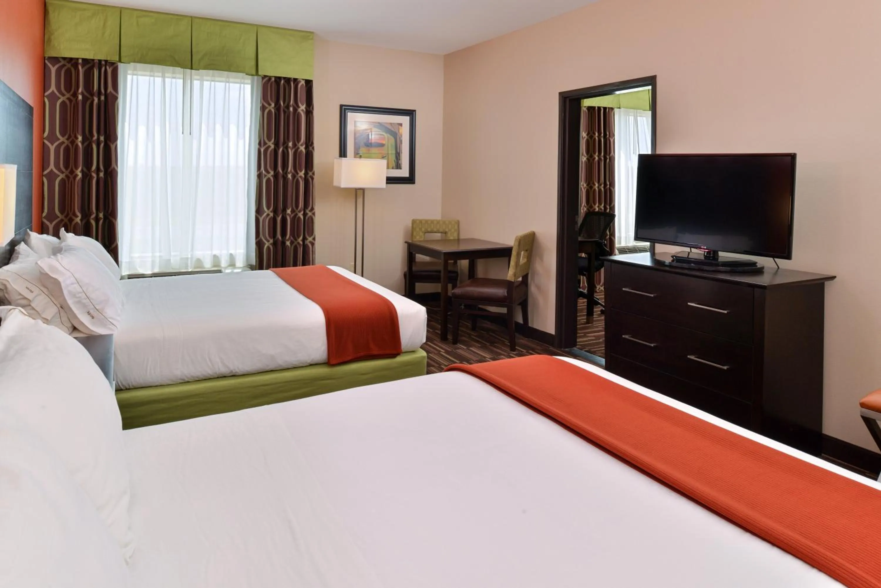 Photo of the whole room, Bed in Holiday Inn Express Alva by IHG