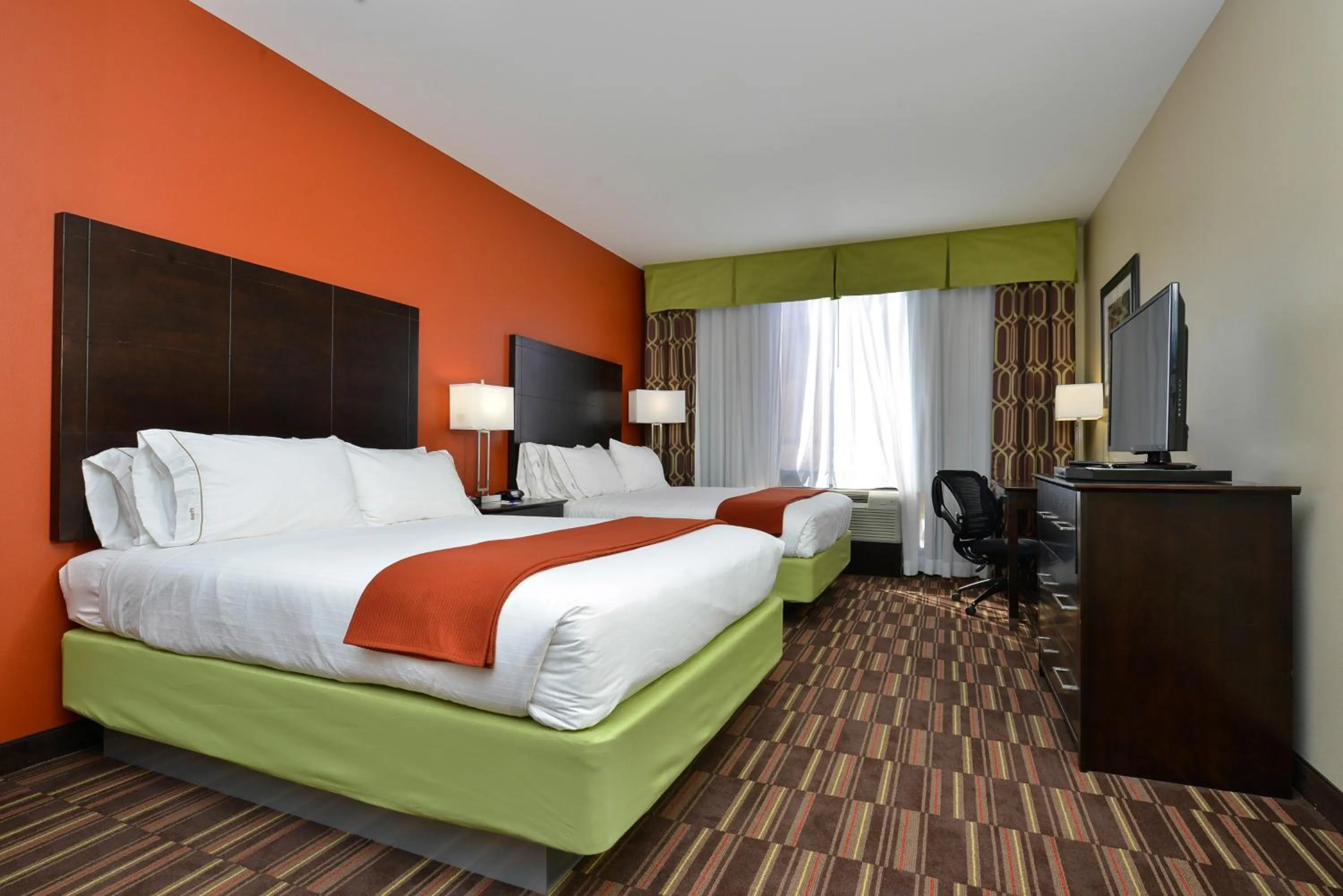 Photo of the whole room, Bed in Holiday Inn Express Alva by IHG