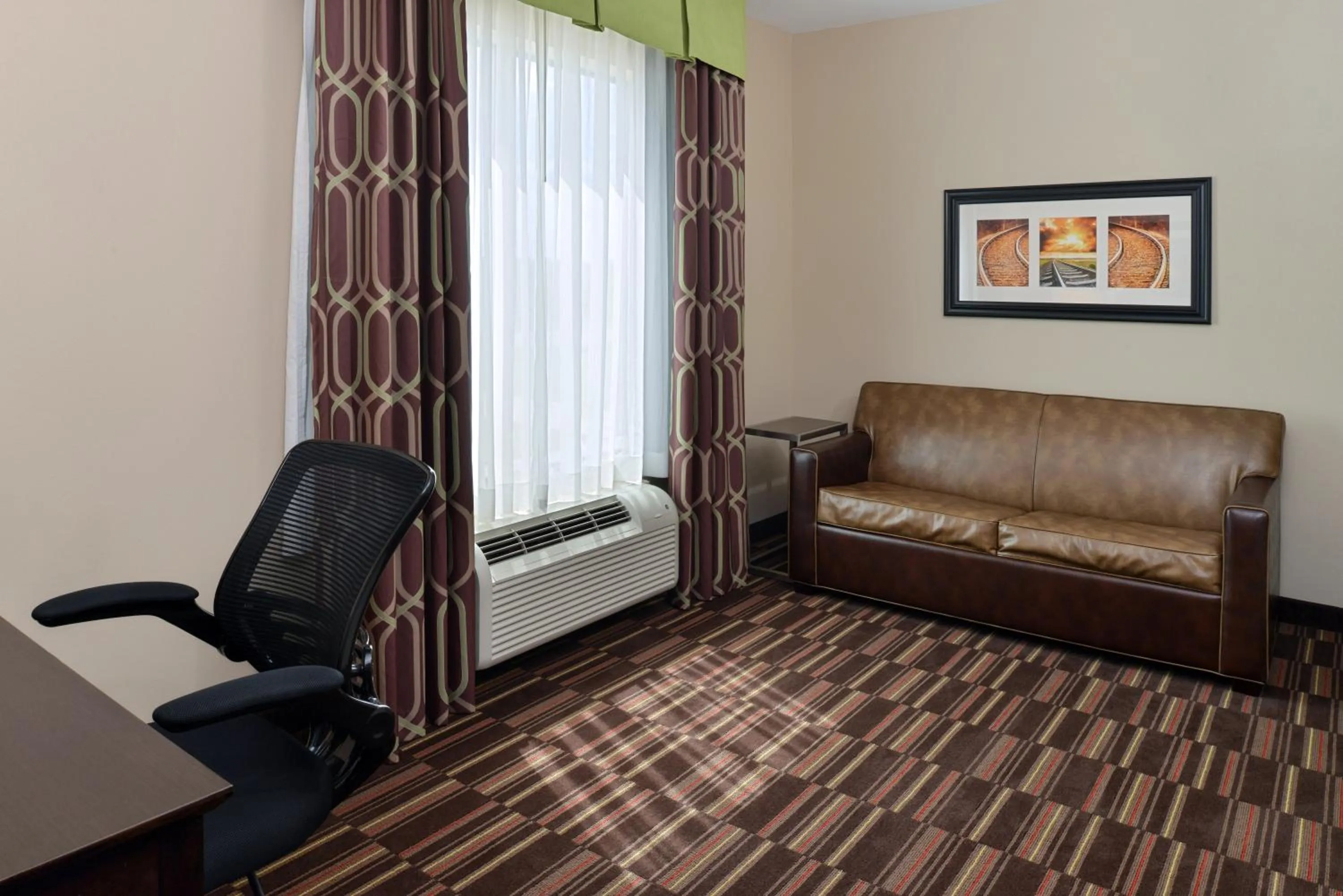 Photo of the whole room in Holiday Inn Express Alva by IHG