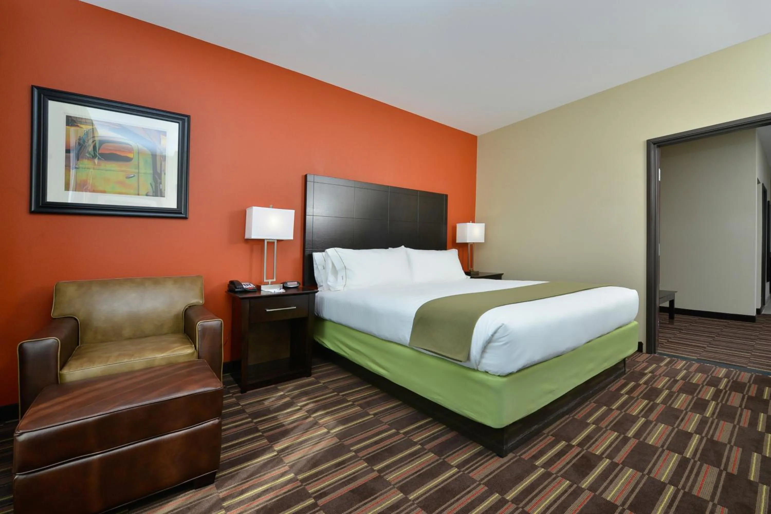 Photo of the whole room, Bed in Holiday Inn Express Alva by IHG