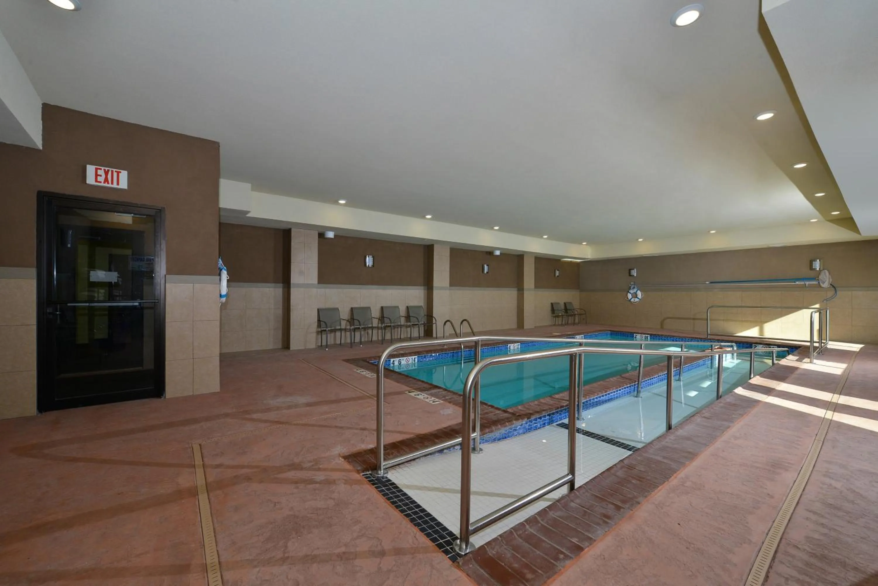 Swimming pool in Holiday Inn Express Alva by IHG