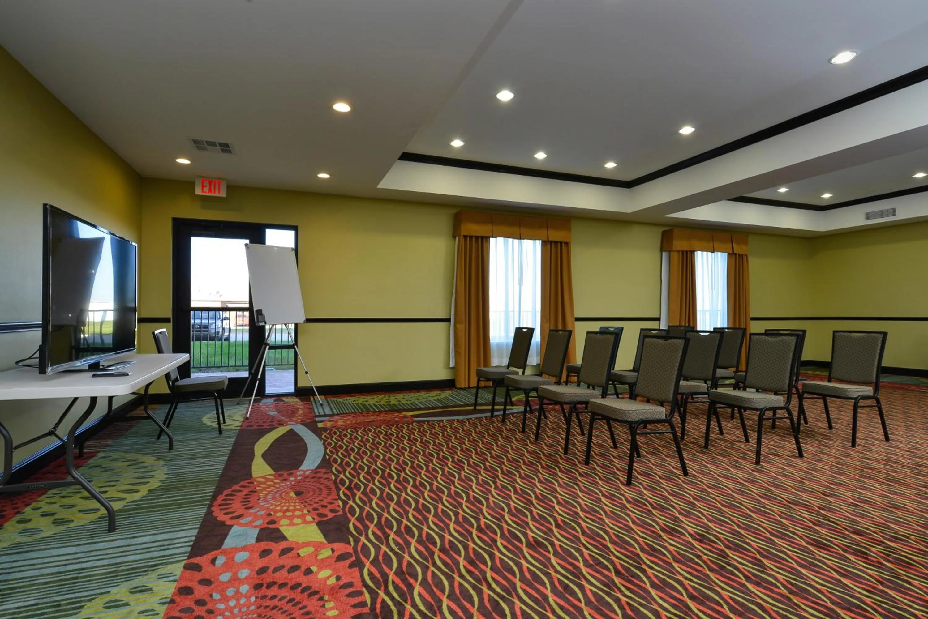 Meeting/conference room in Holiday Inn Express Alva by IHG