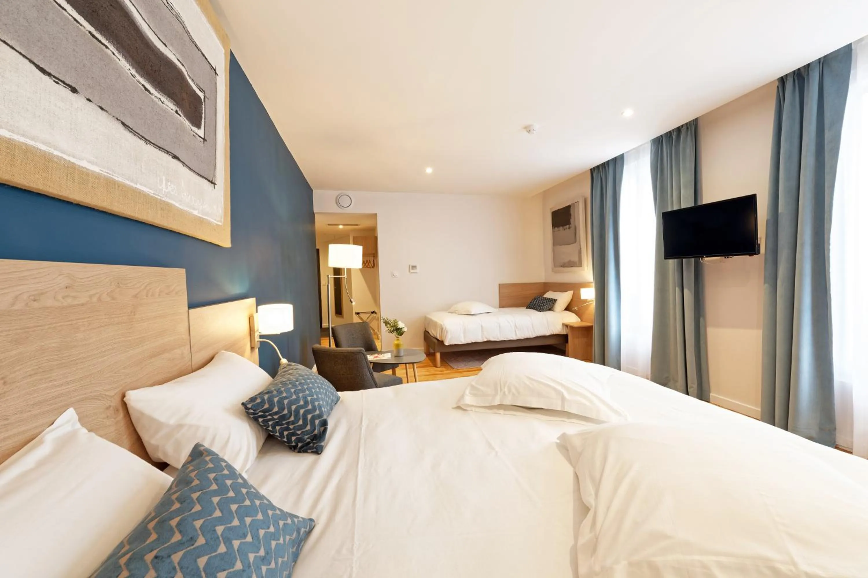 Bed in Contact Hôtel de la Gare et son restaurant Côte à Côte