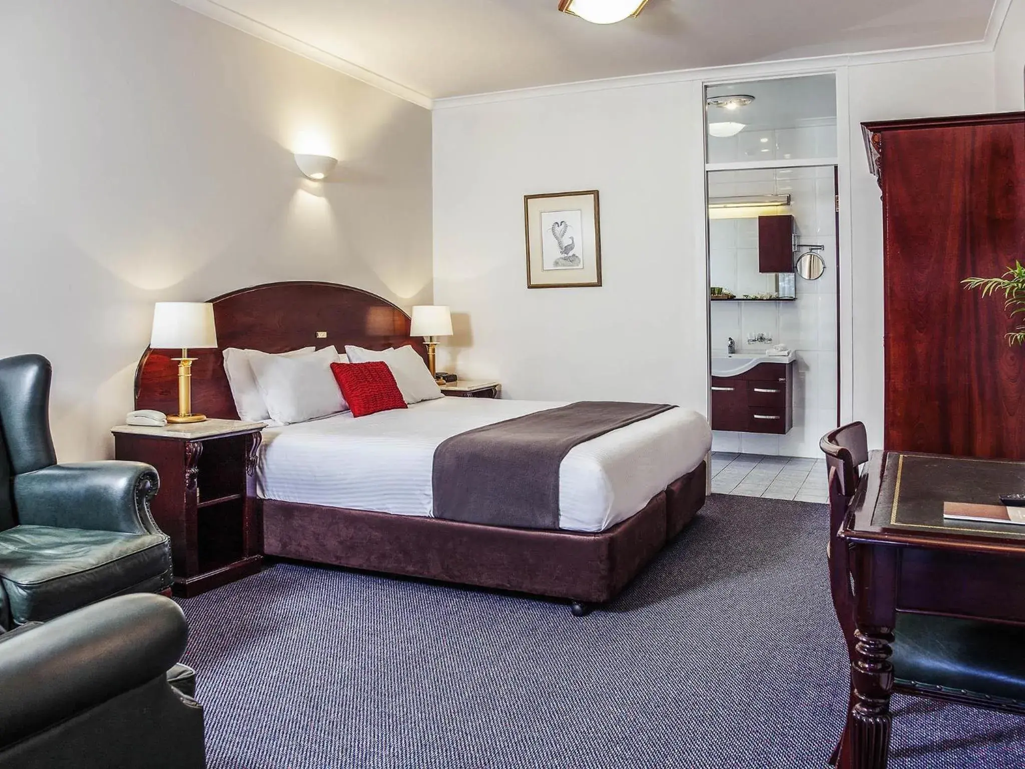 Bedroom, Bed in Mercure Ballarat Hotel & Convention Centre Bedroom, Bed in Mercure Ballarat Hotel & Convention Centre