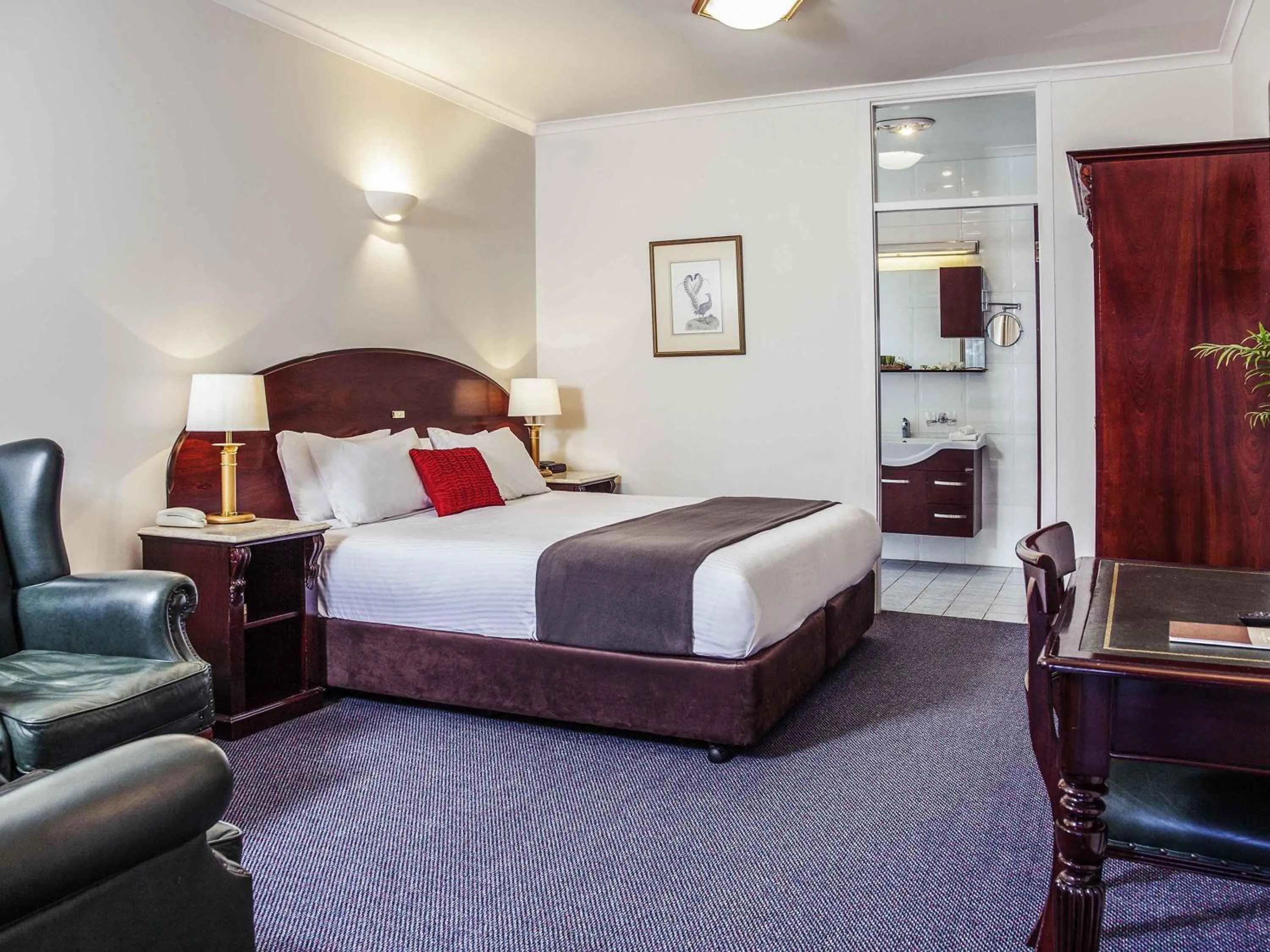 Bedroom, Bed in Mercure Ballarat Hotel & Convention Centre