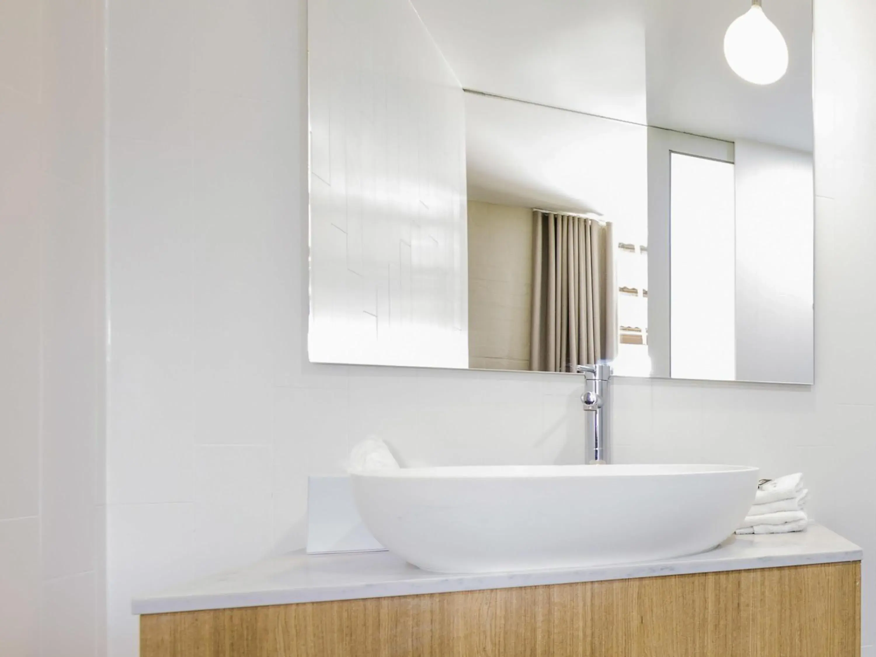 Bedroom in Mercure Ballarat Hotel & Convention Centre Bedroom in Mercure Ballarat Hotel & Convention Centre