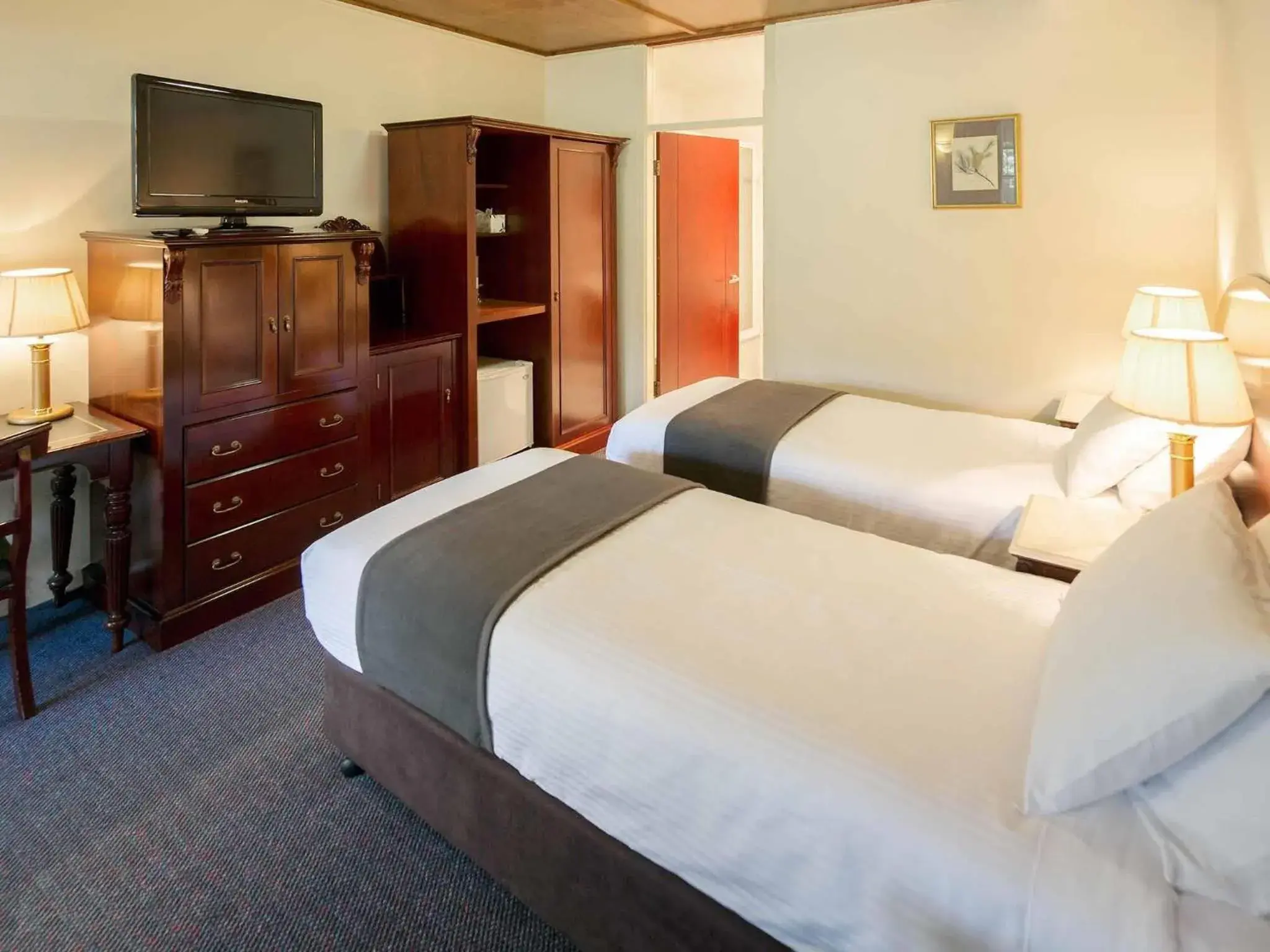 Bedroom, Bed in Mercure Ballarat Hotel & Convention Centre Bedroom, Bed in Mercure Ballarat Hotel & Convention Centre