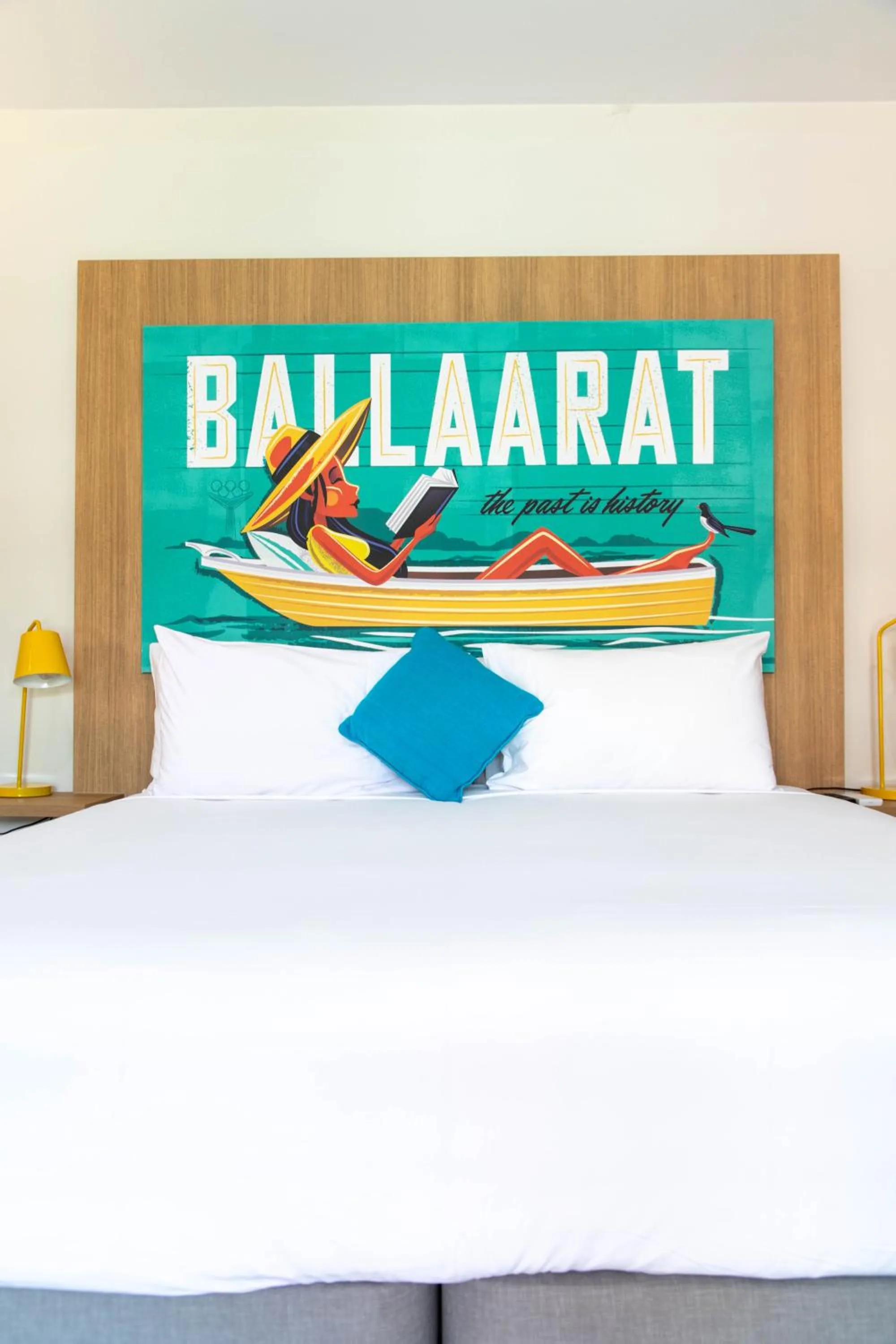 Bed in Mercure Ballarat Hotel & Convention Centre