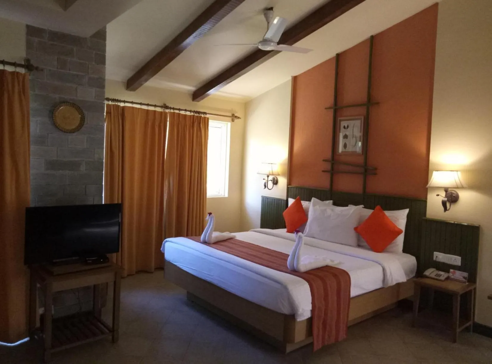 Photo of the whole room, Bed in Club Mahindra Binsar Valley