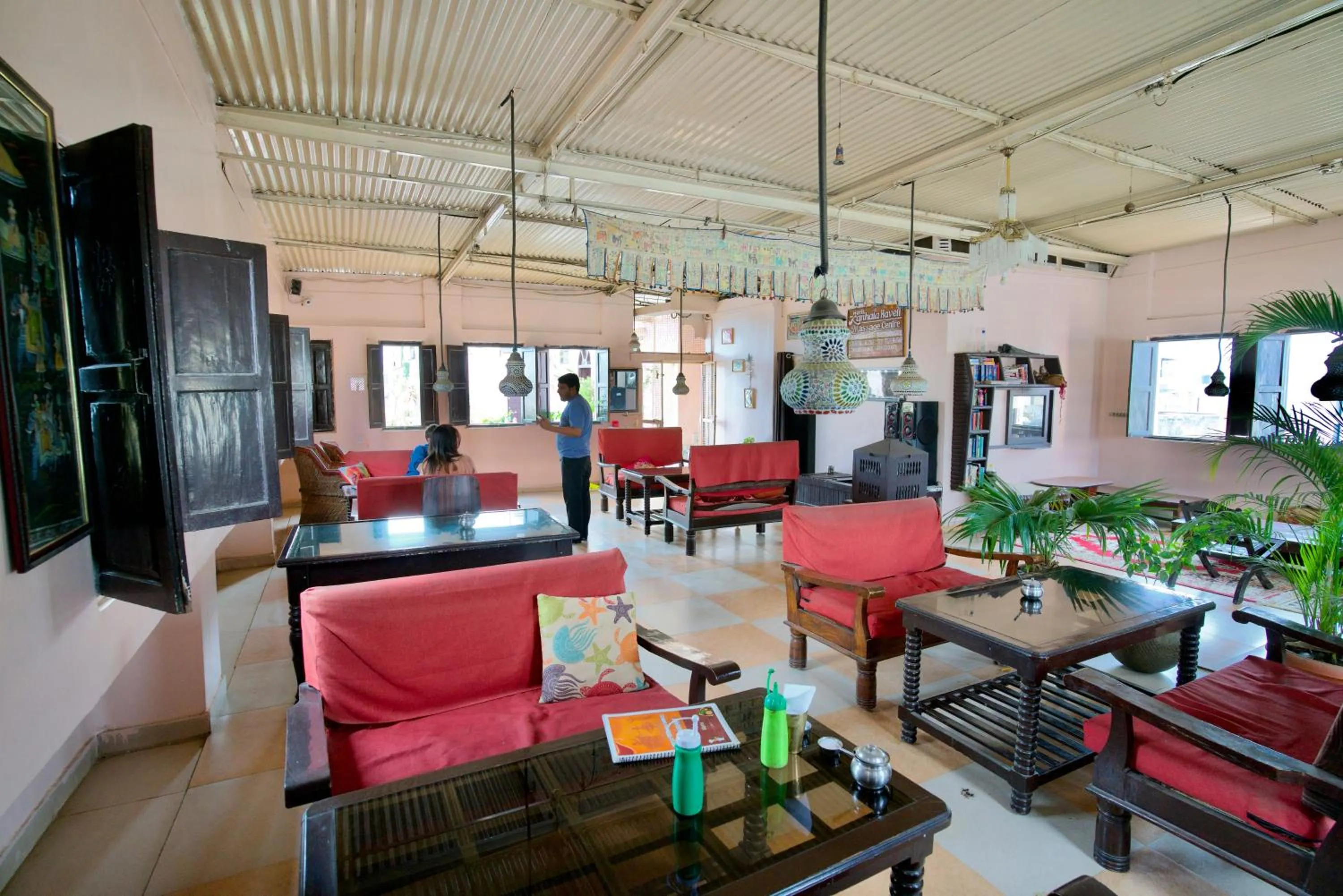 Restaurant/places to eat in Kanhaia Haveli