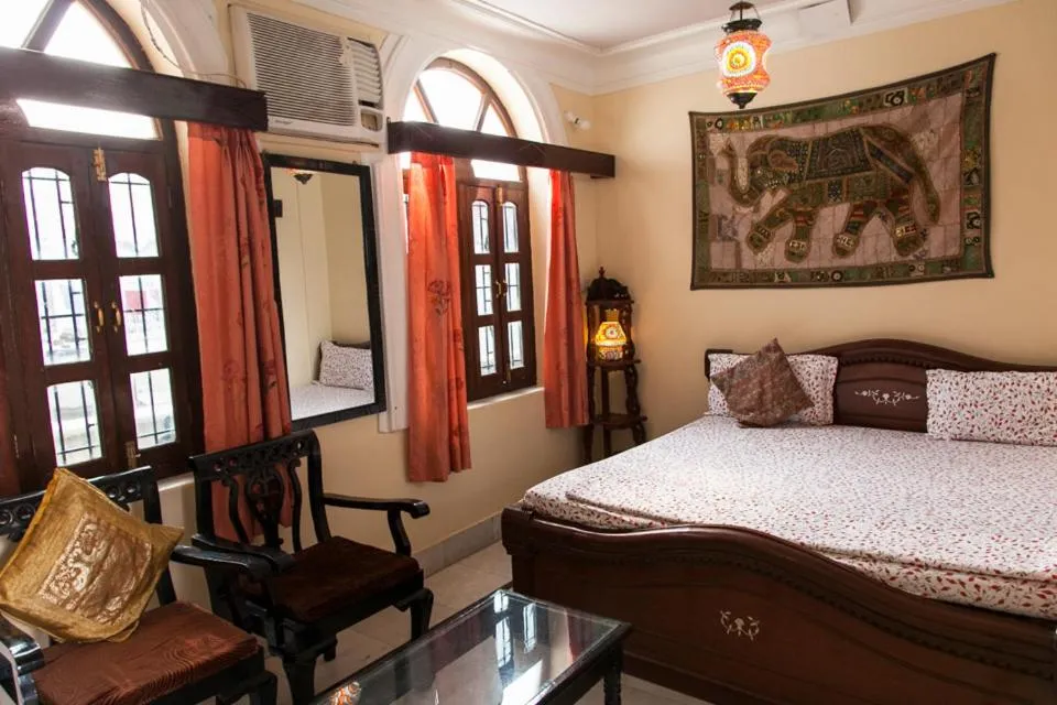 Bed in Kanhaia Haveli