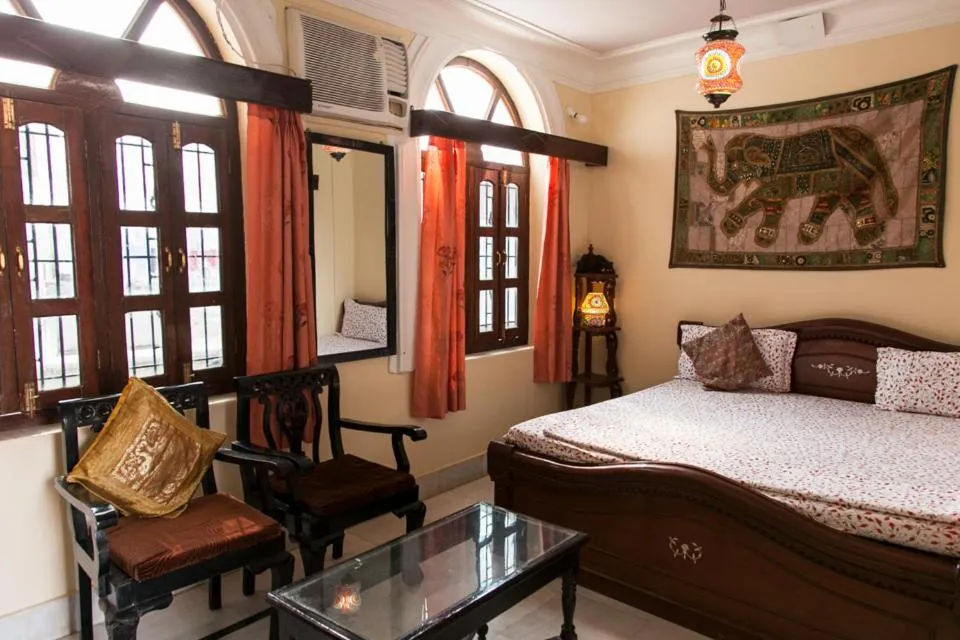 Bed in Kanhaia Haveli