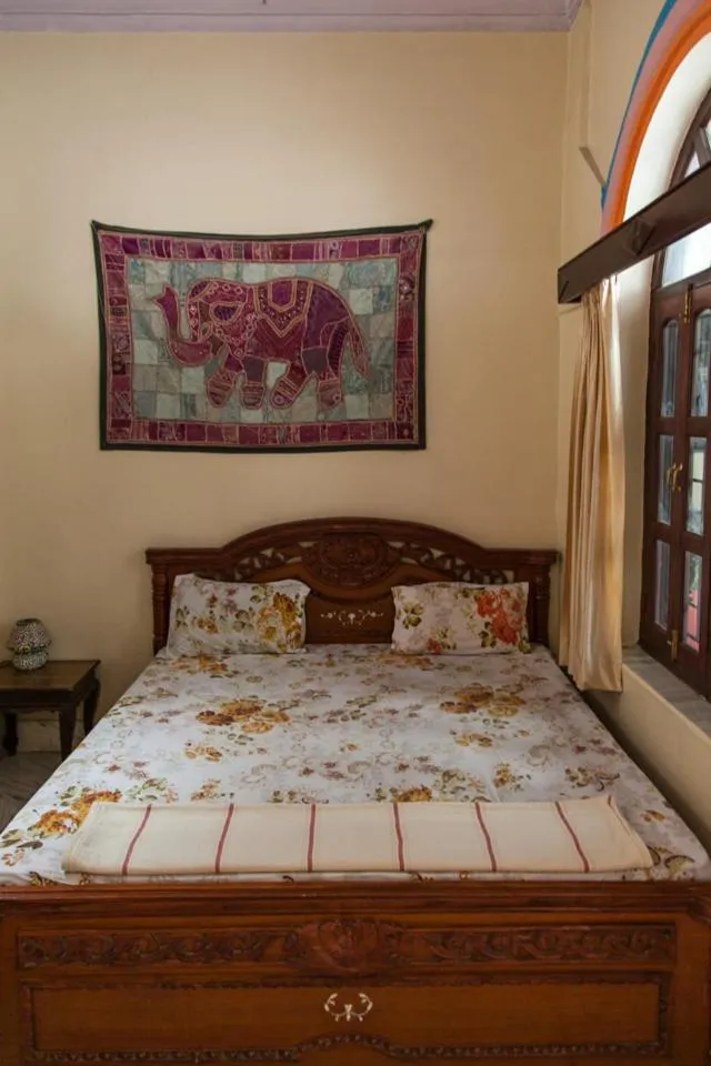 Bed in Kanhaia Haveli