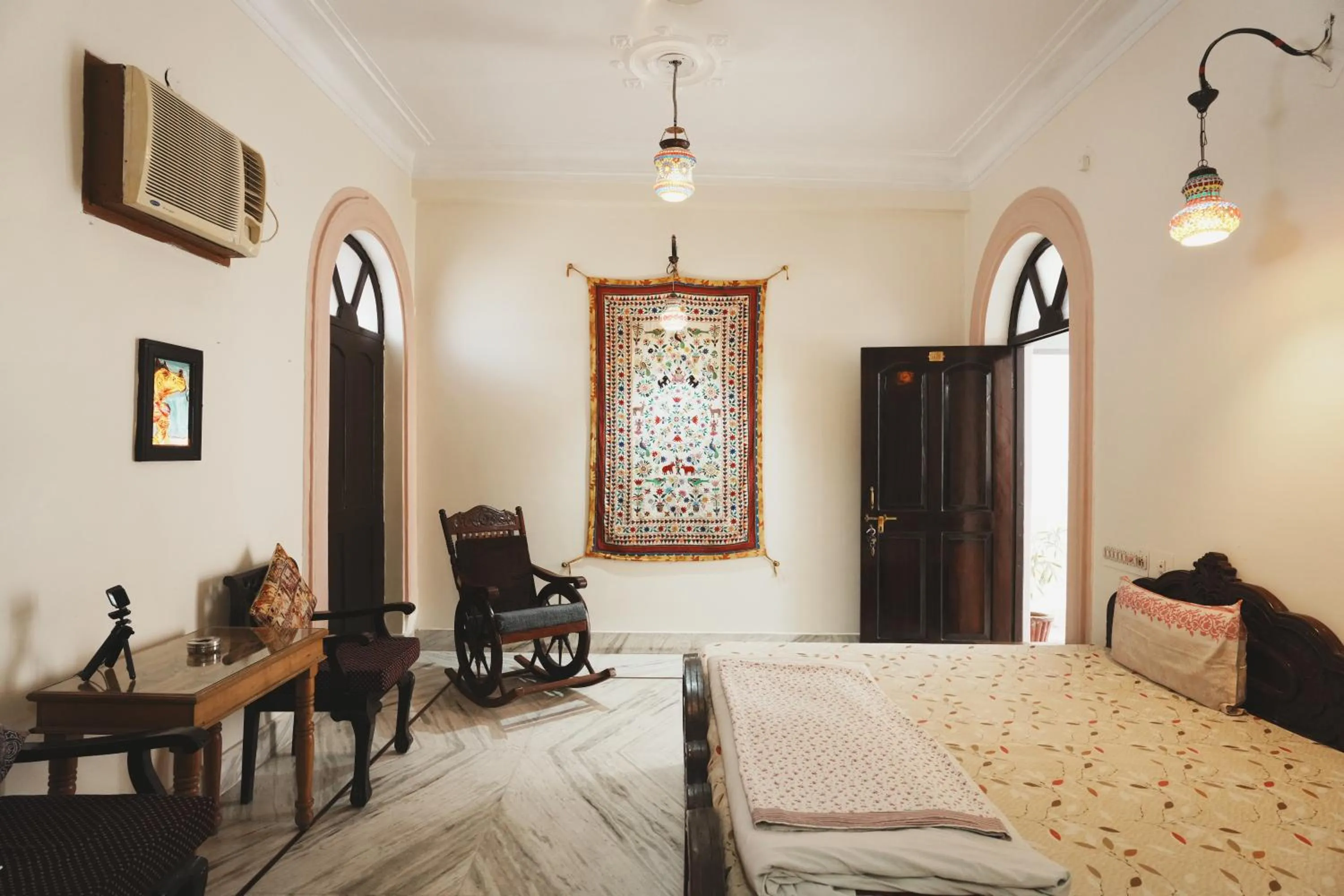 Bed in Kanhaia Haveli