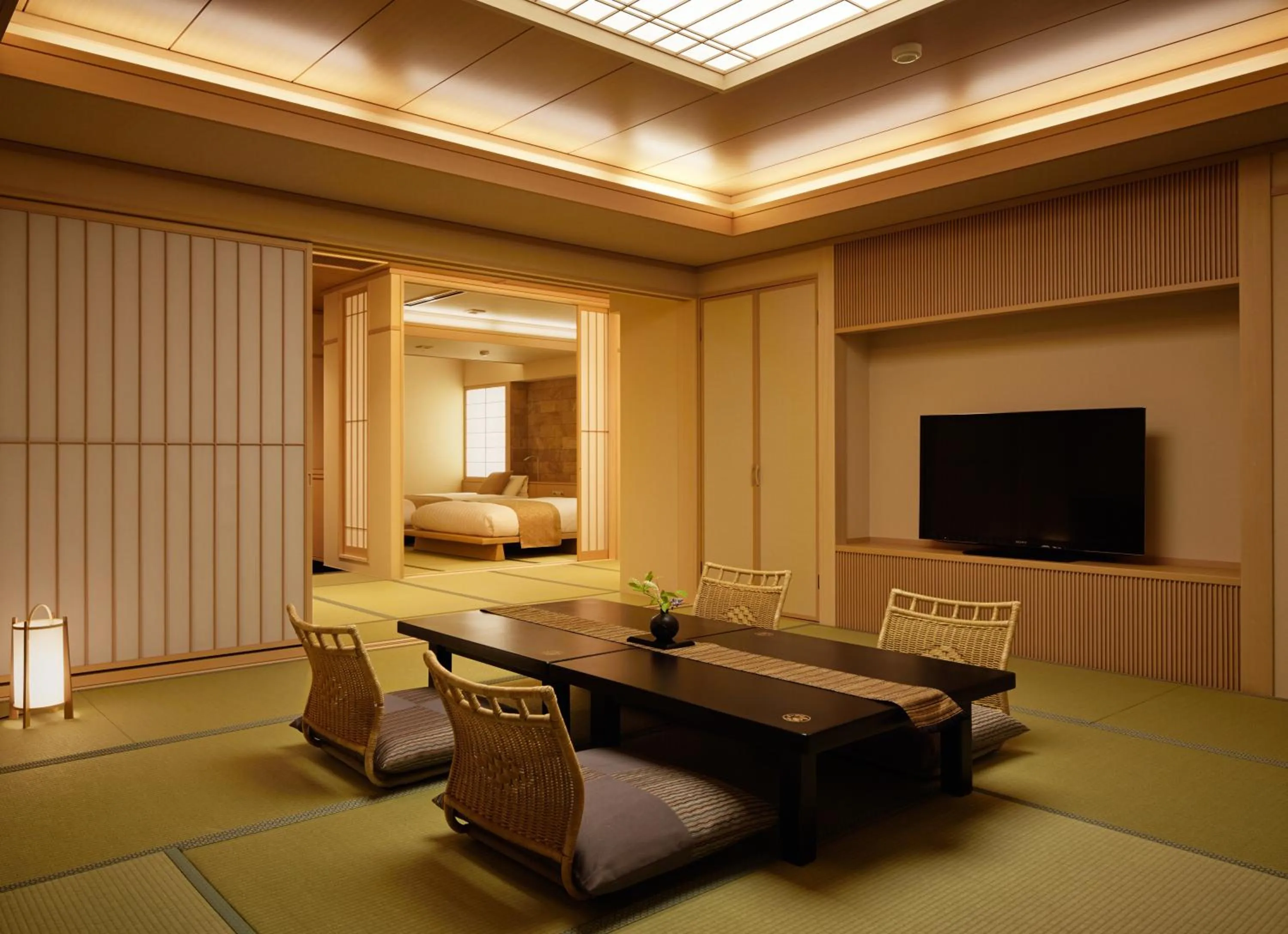 Living room, Bed in Fujikawaguchiko Onsen Konanso