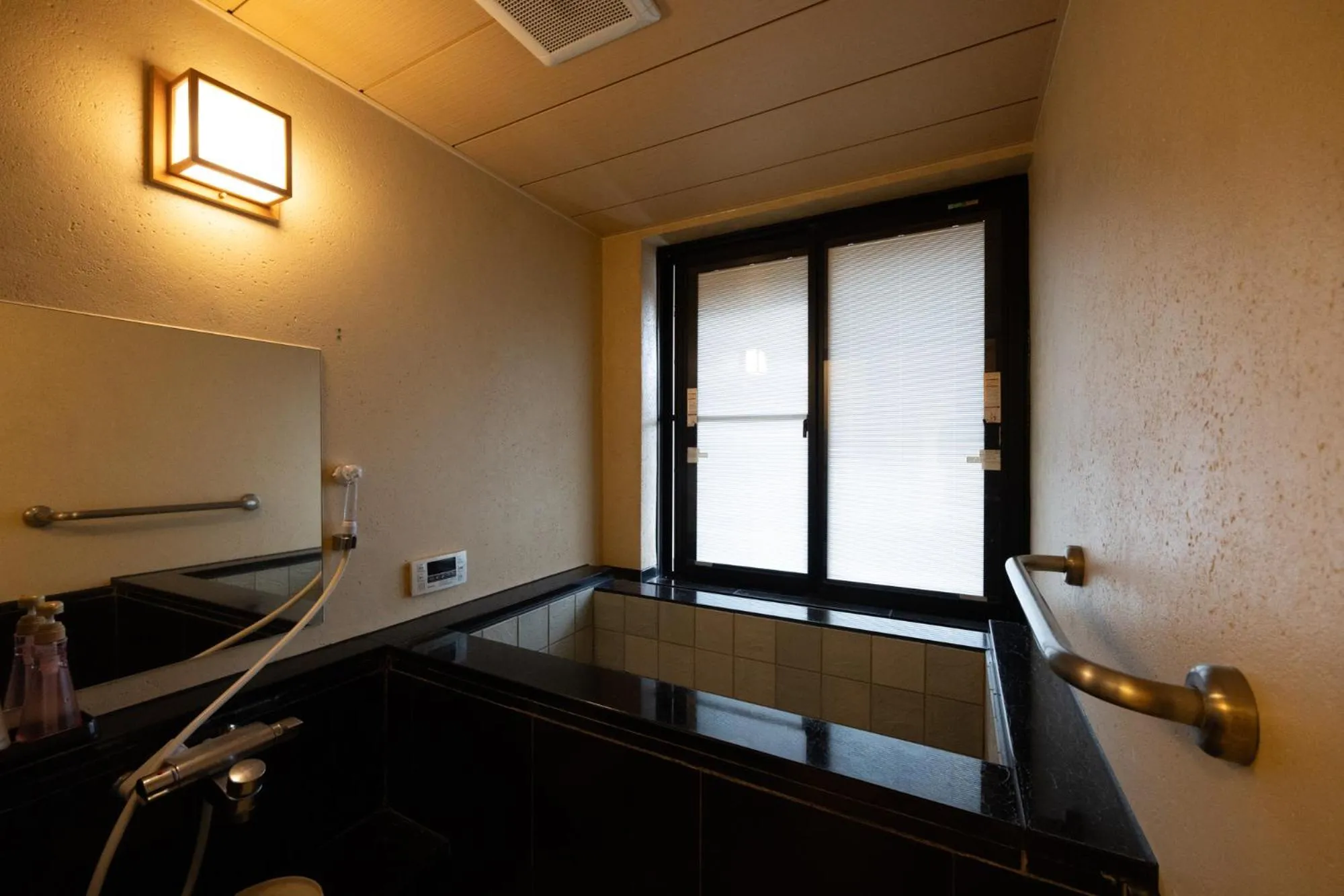 Hot Tub in Fujikawaguchiko Onsen Konanso