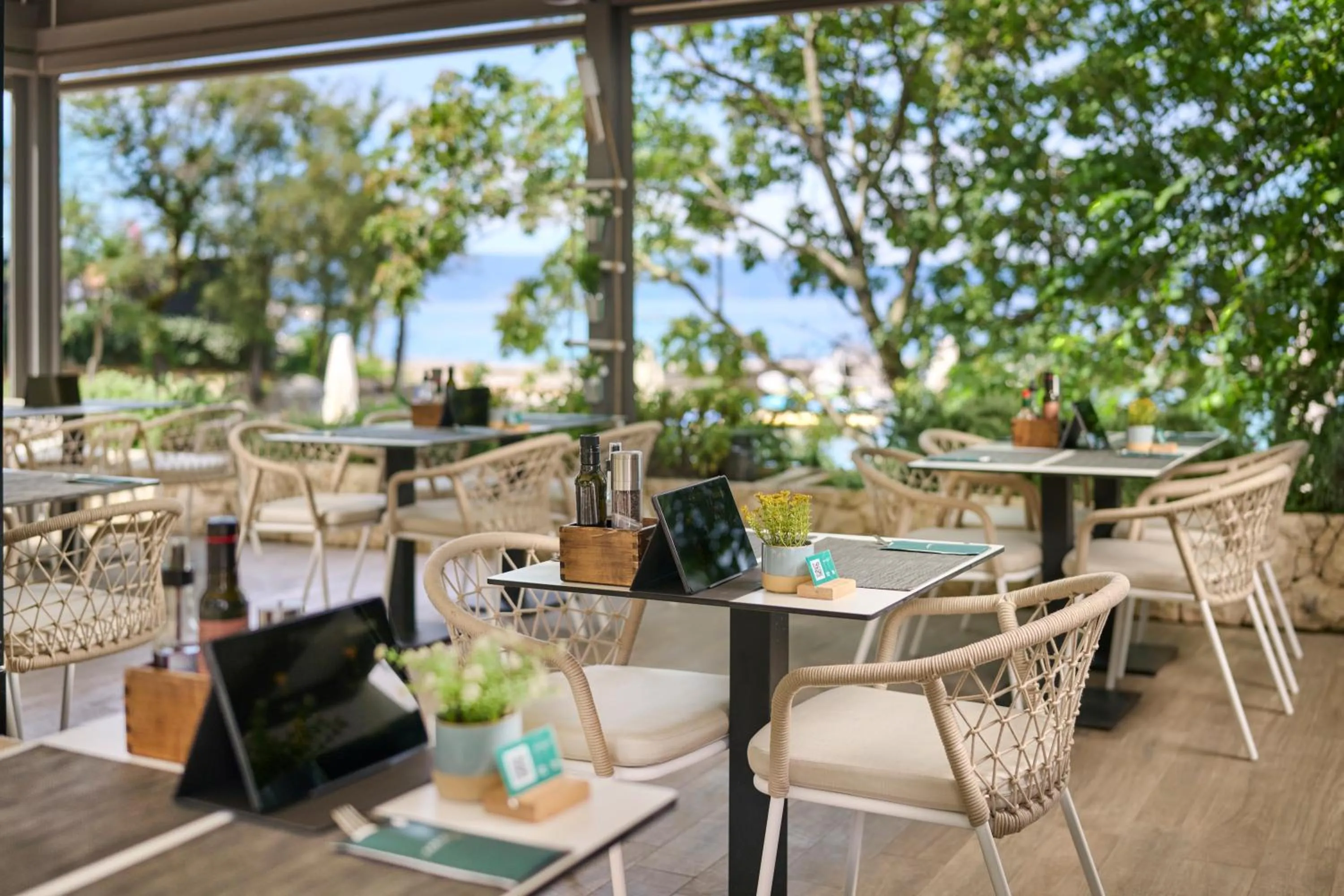 Restaurant/places to eat in Magal Maradiso Hotel by Aminess