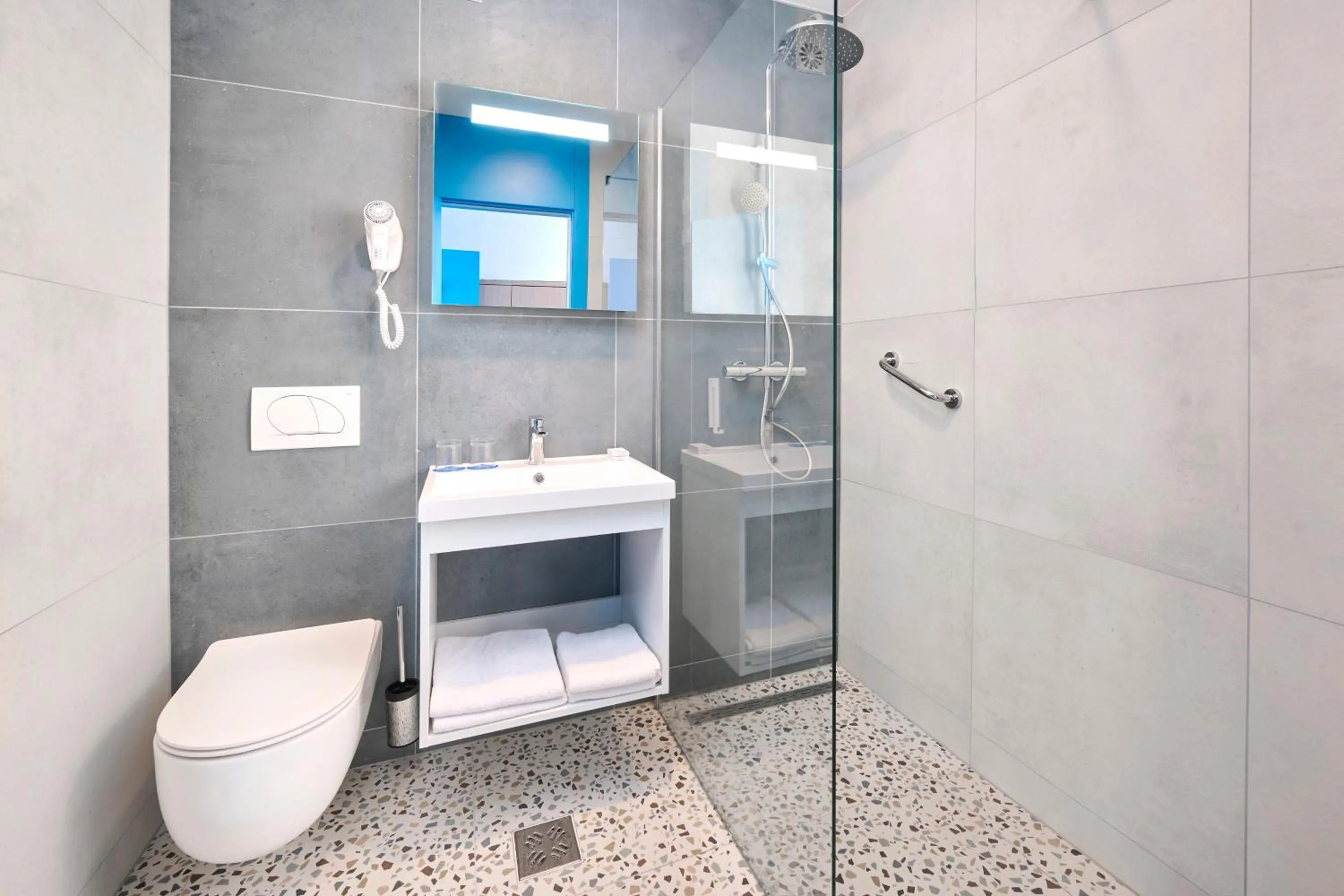 Shower in Magal Maradiso Hotel by Aminess