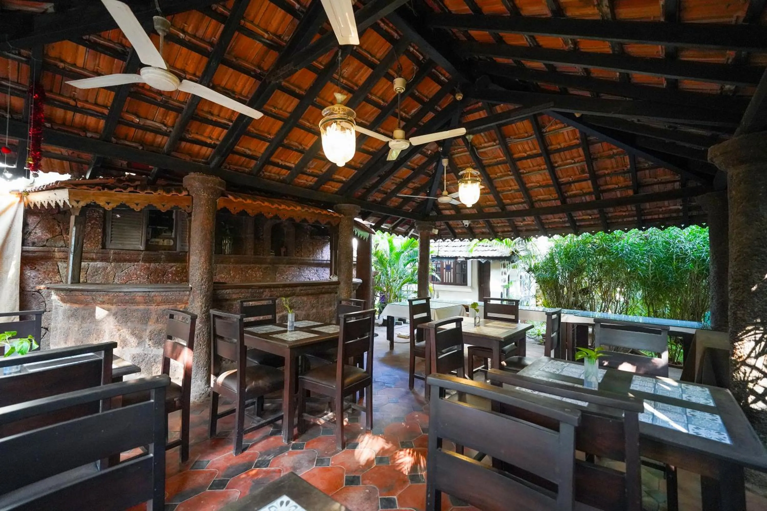 Restaurant/places to eat in Olive Hotel Alidia Beach Resort by Embassy Group