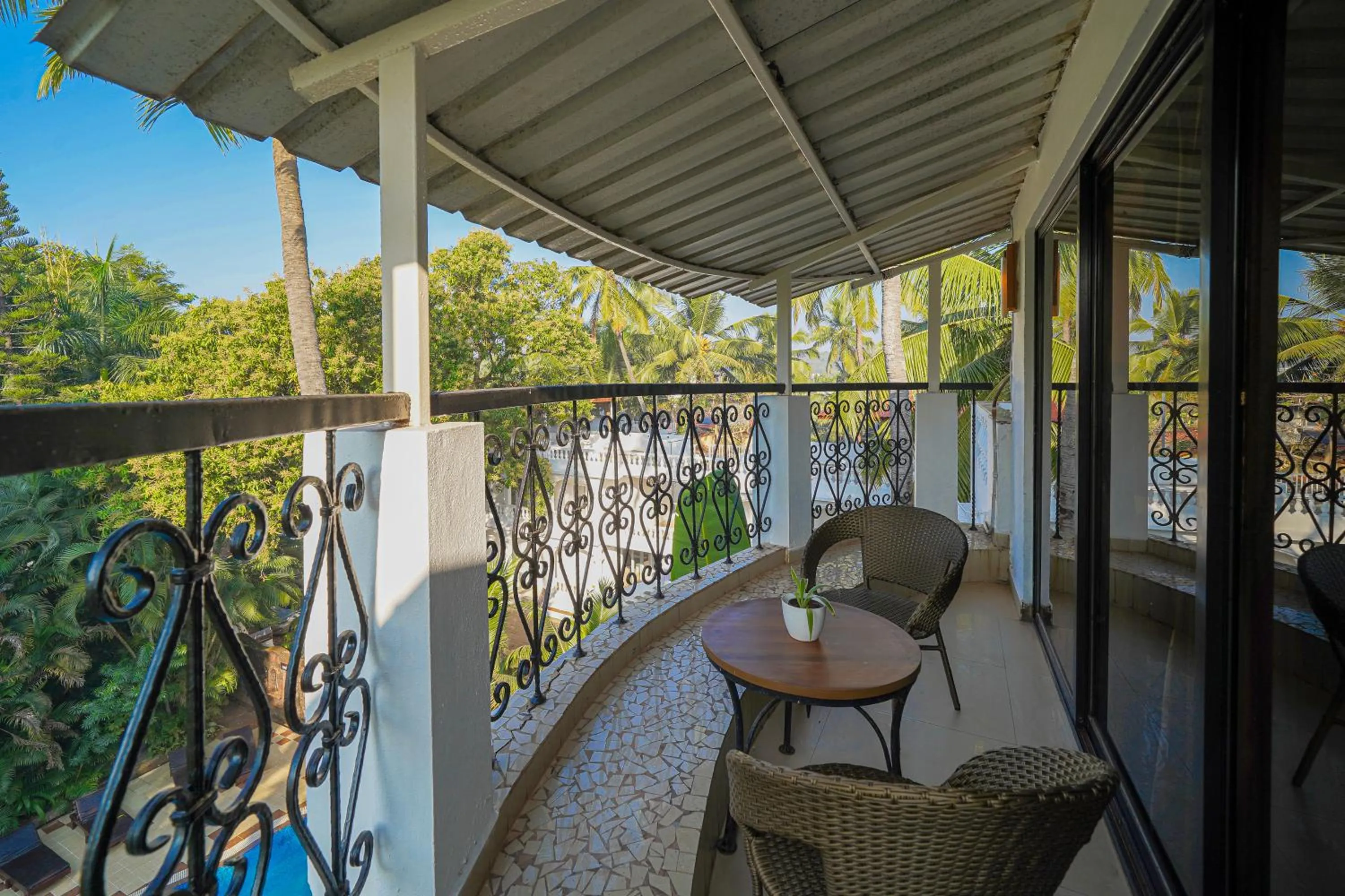 Balcony/Terrace in Olive Hotel Alidia Beach Resort by Embassy Group