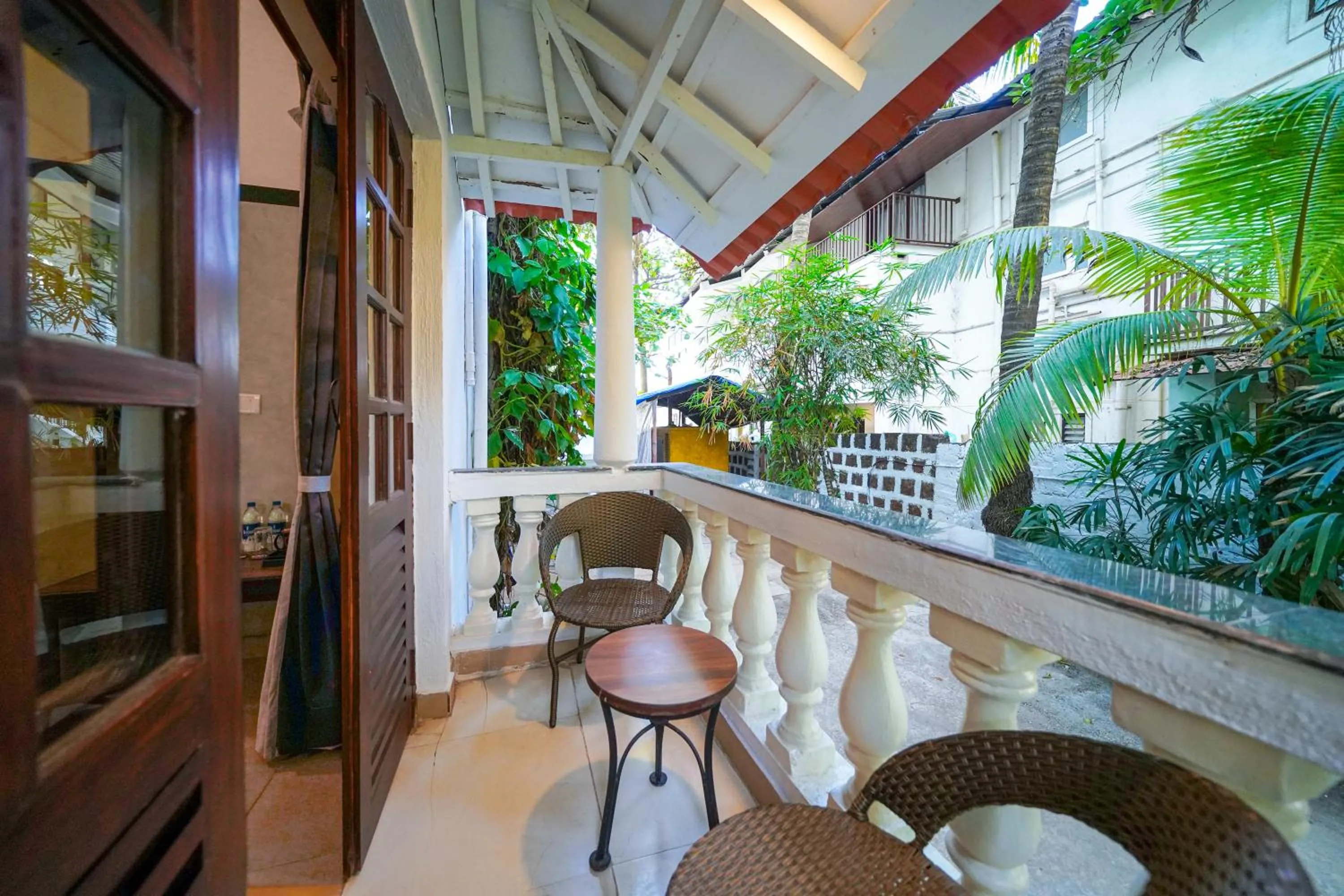 Balcony/Terrace in Olive Hotel Alidia Beach Resort by Embassy Group