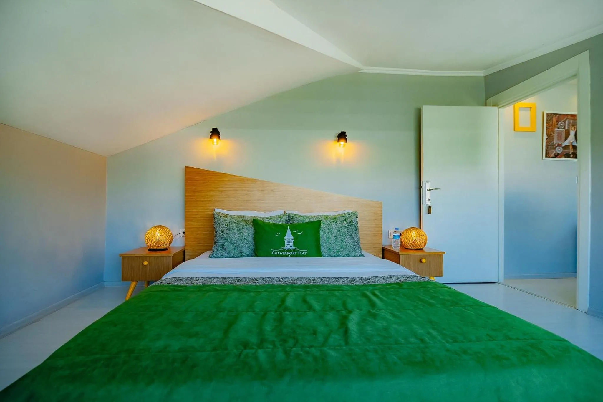 Bed in Galataport Flat Company