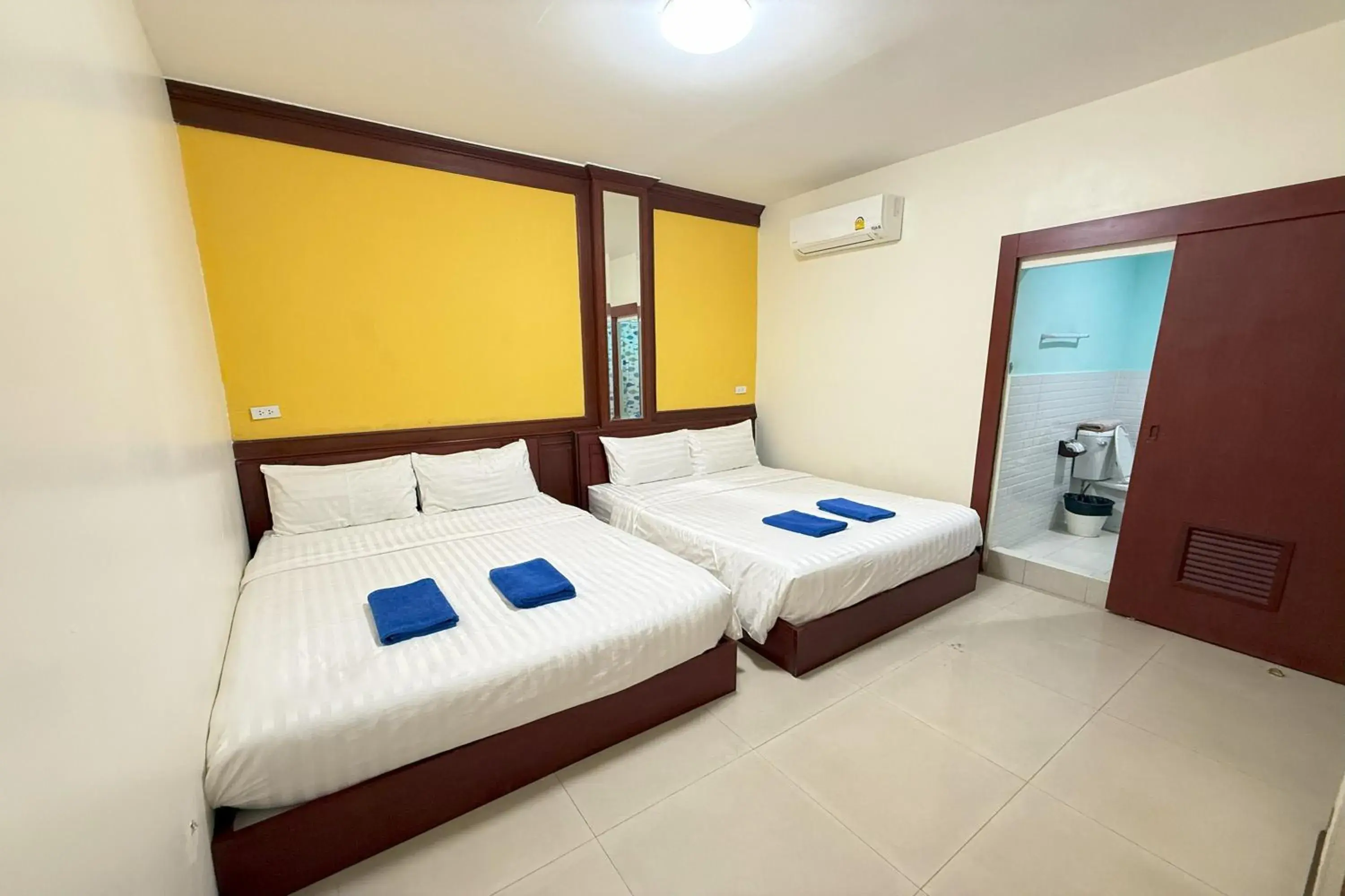 Standard Queen Room with Two Queen Beds in Scala Hostel Standard Queen Room with Two Queen Beds in Scala Hostel