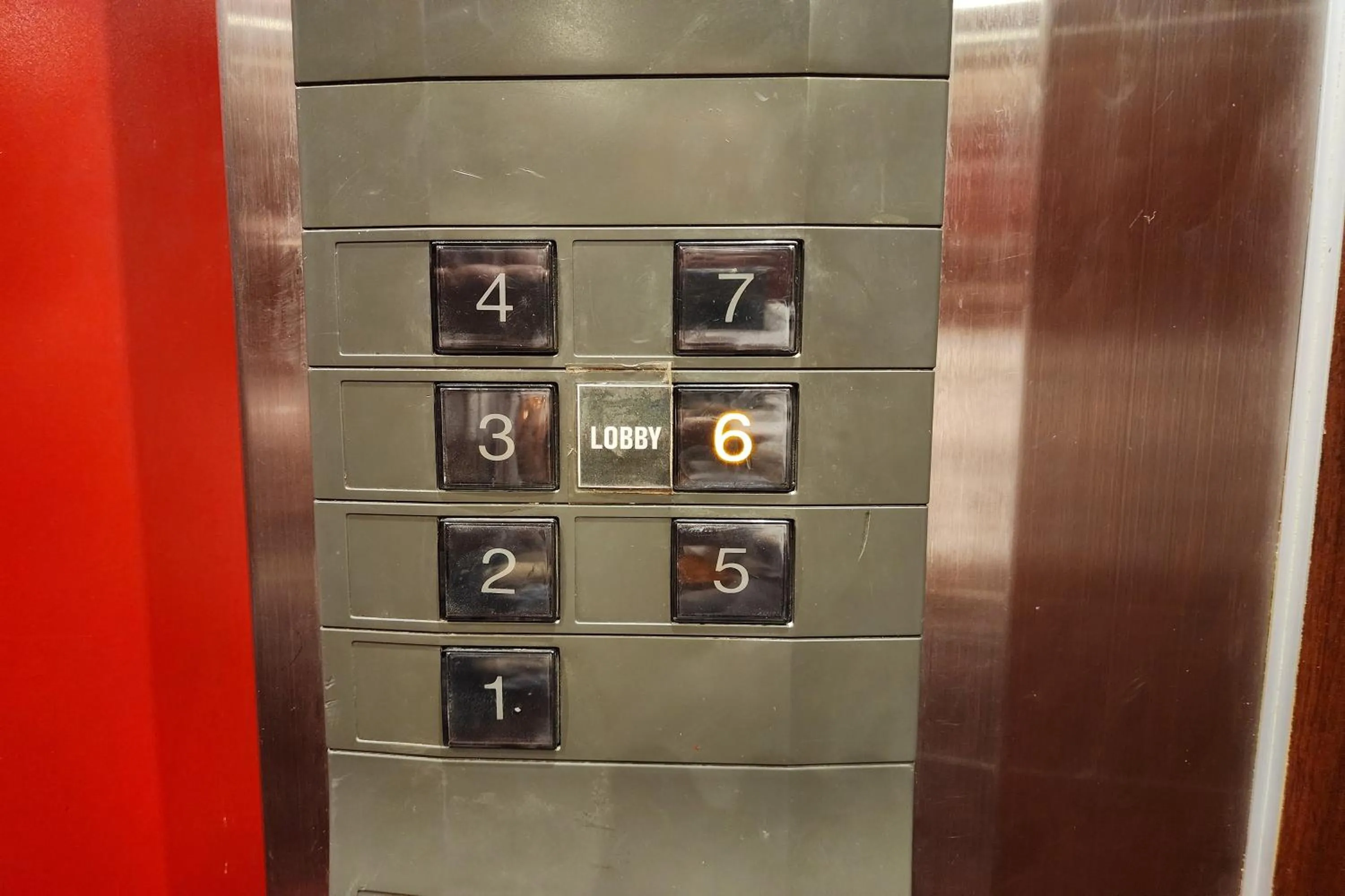 elevator in Scala Hostel