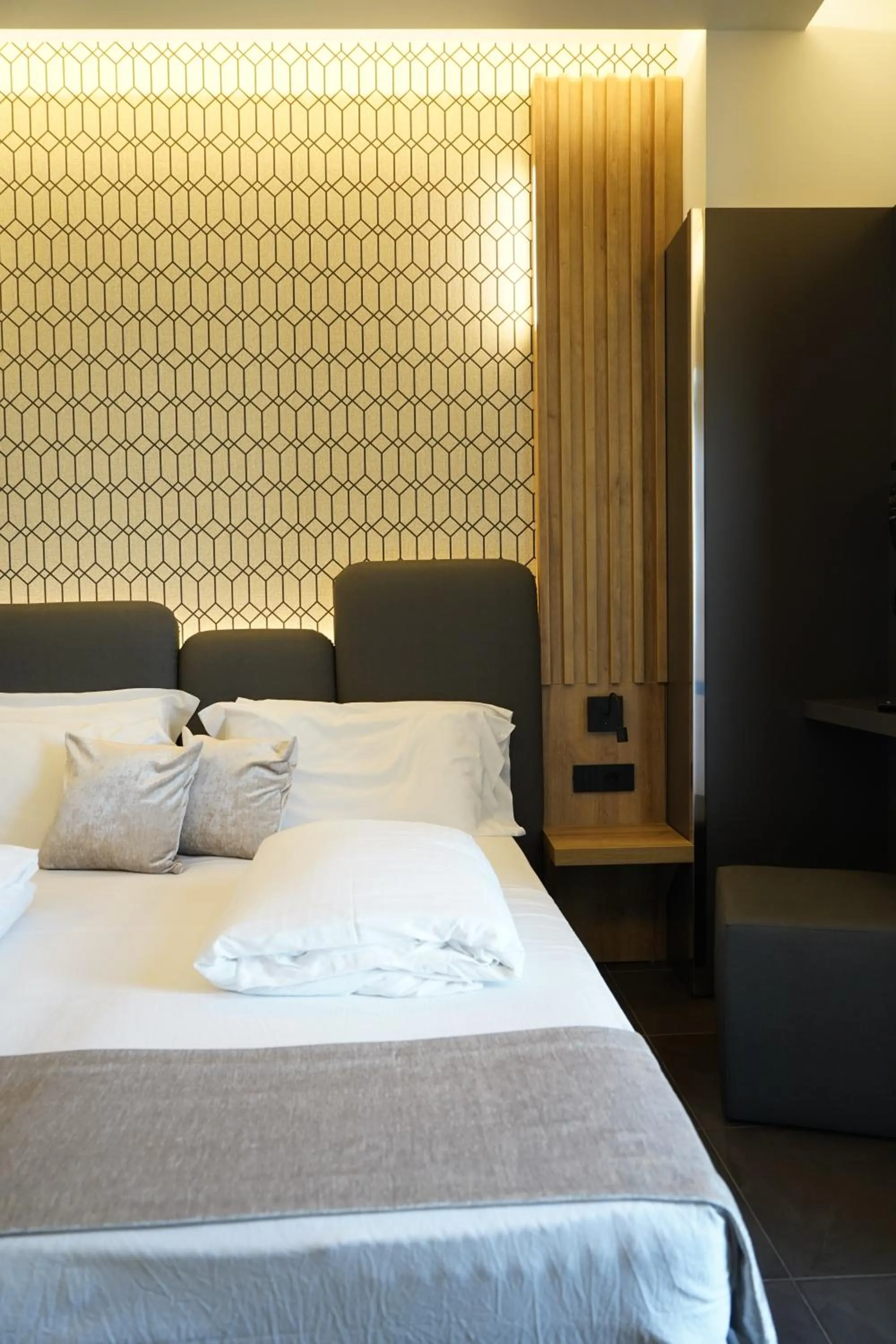 Balcony/Terrace, Bed in Albergo Ristorante Papa