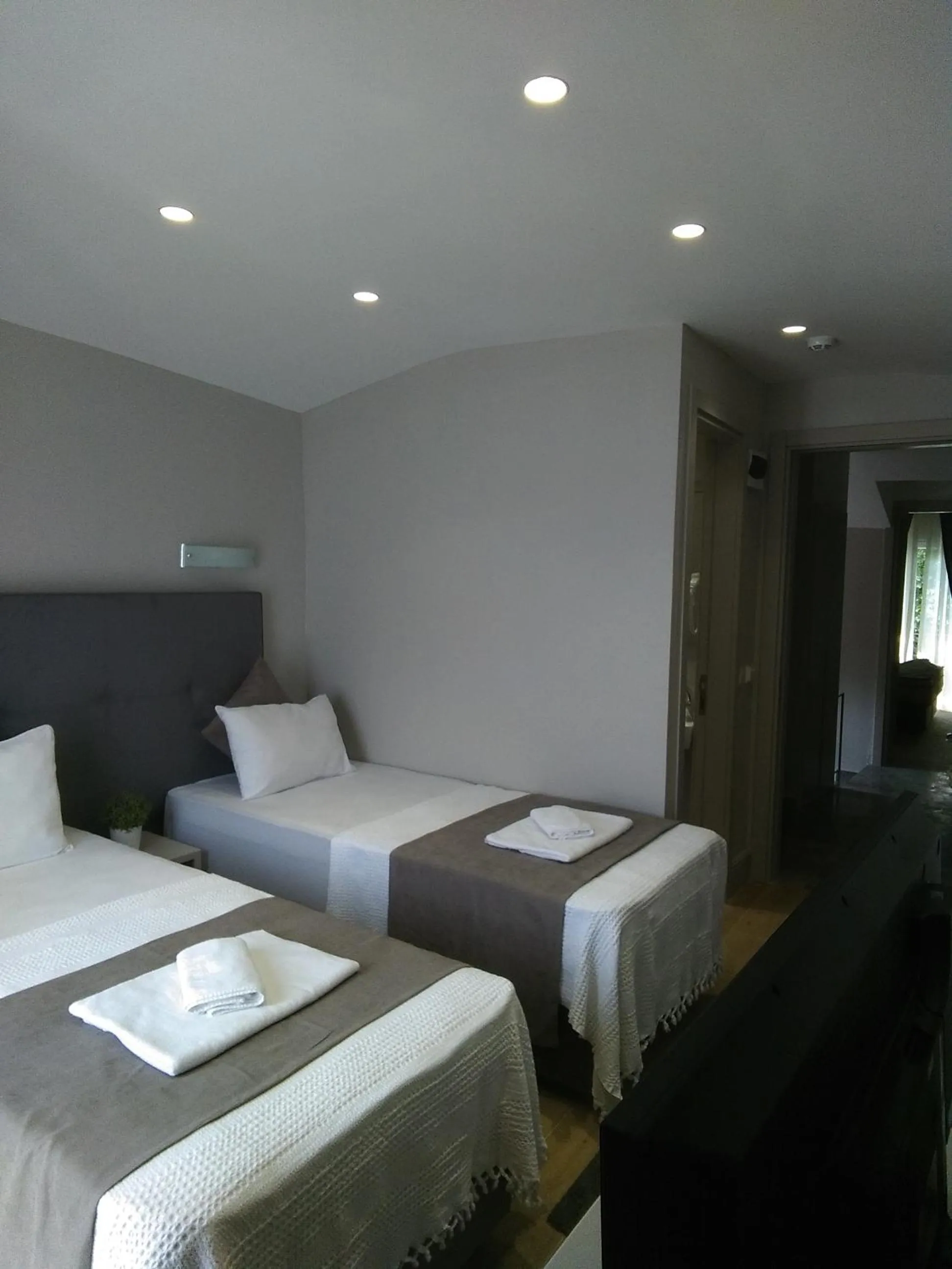 Bed in KONAK BELLA 3