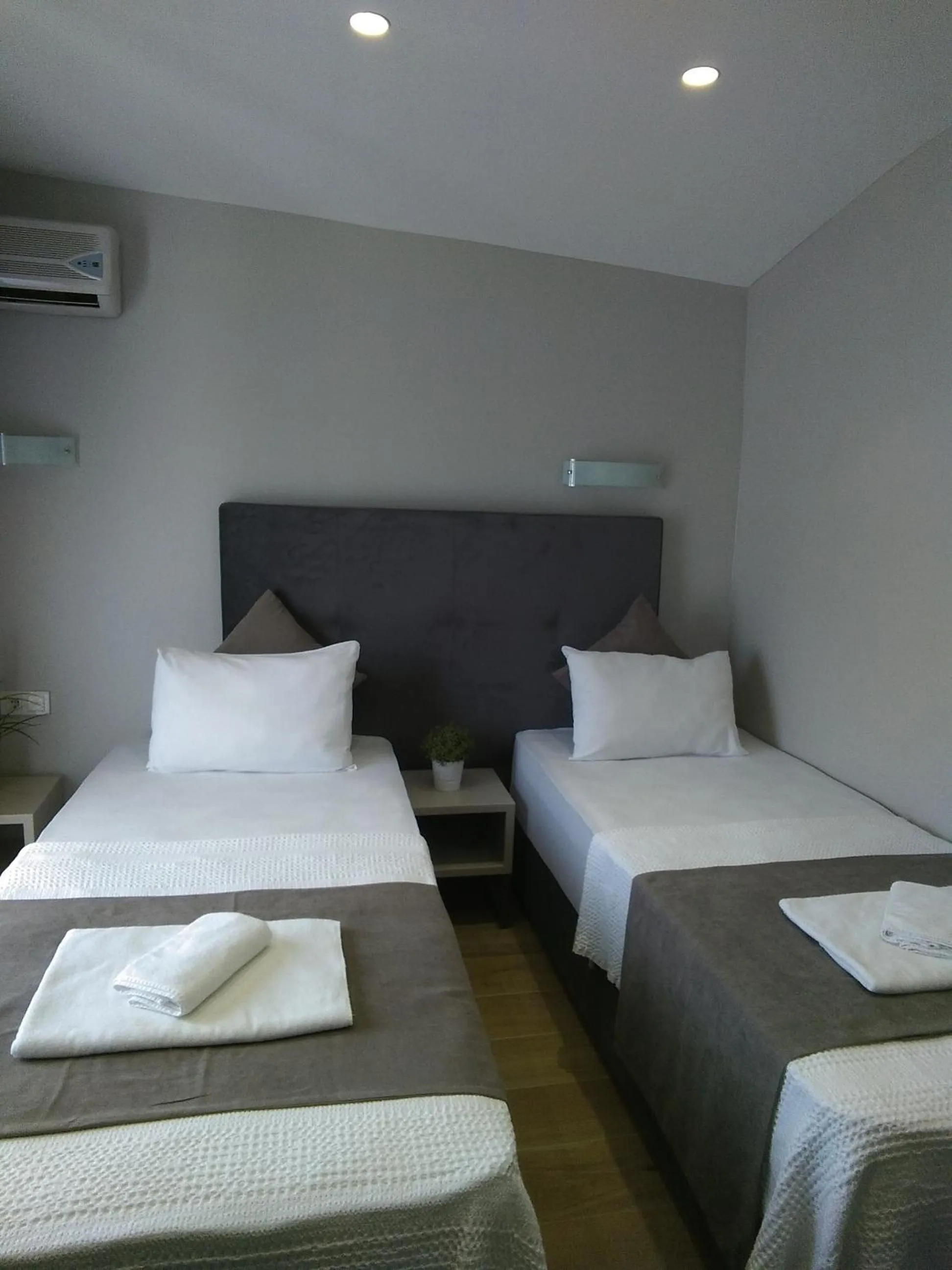 Bed in KONAK BELLA 3