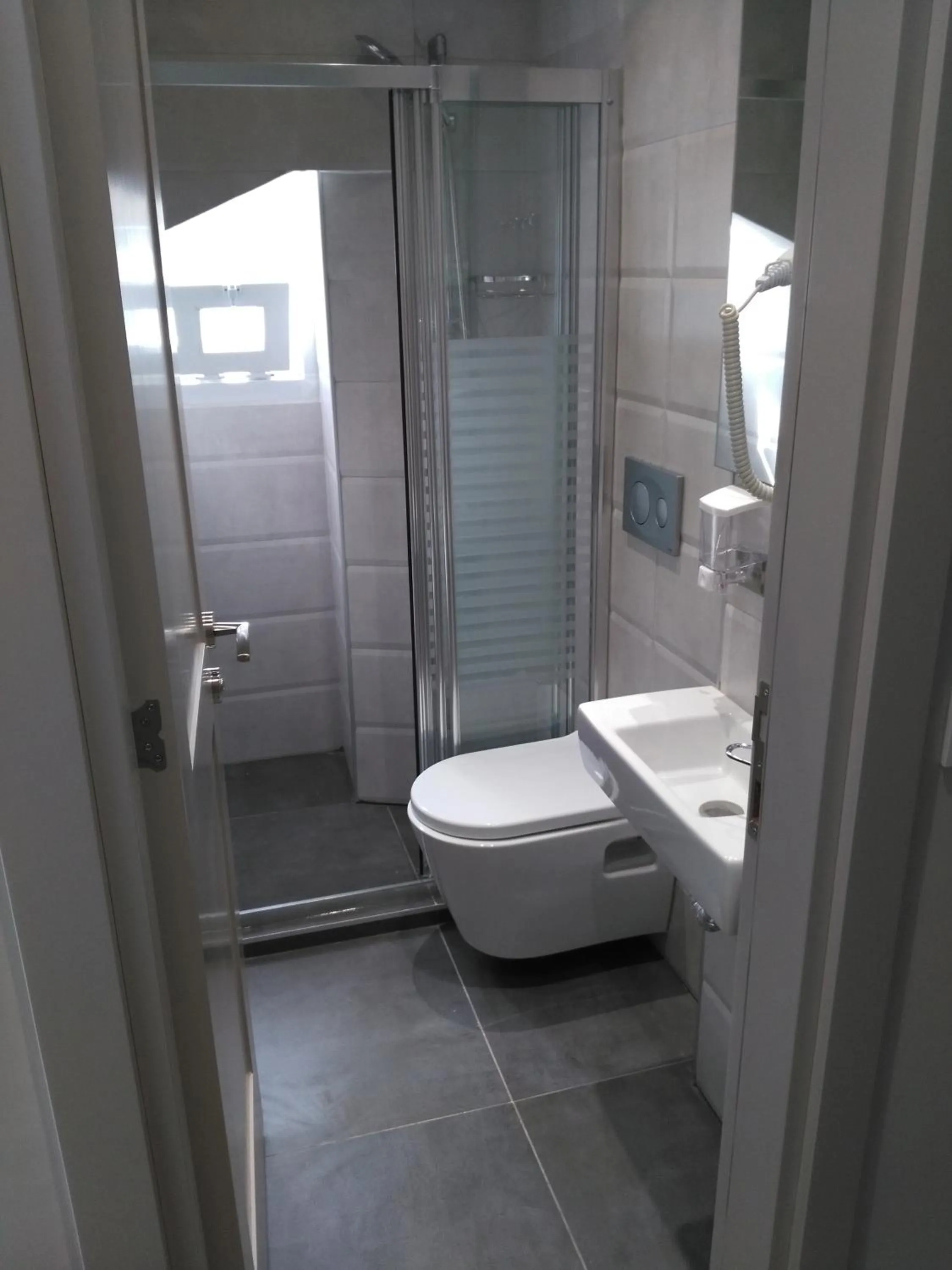 Shower in KONAK BELLA 3