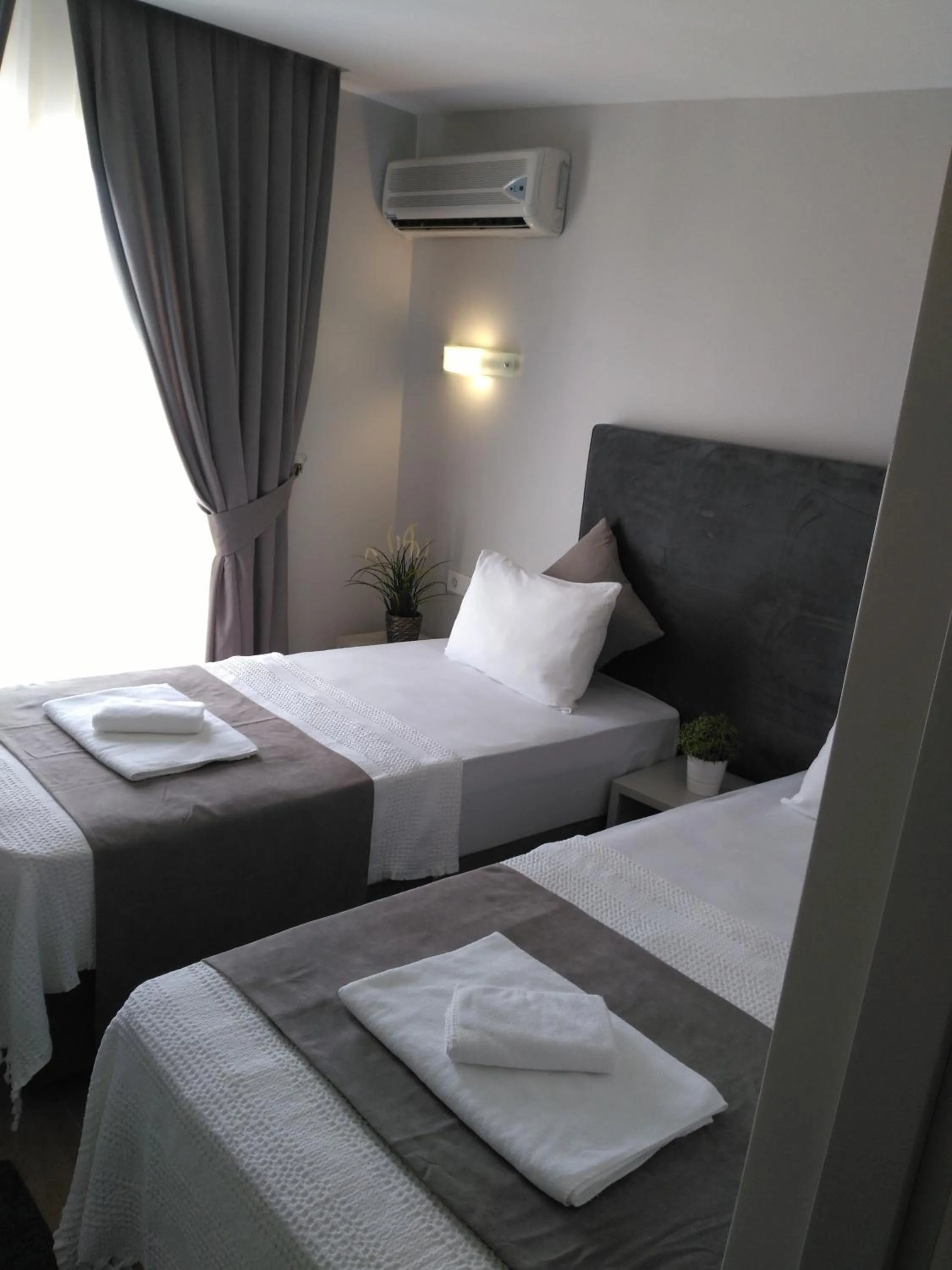 Bed in KONAK BELLA 3