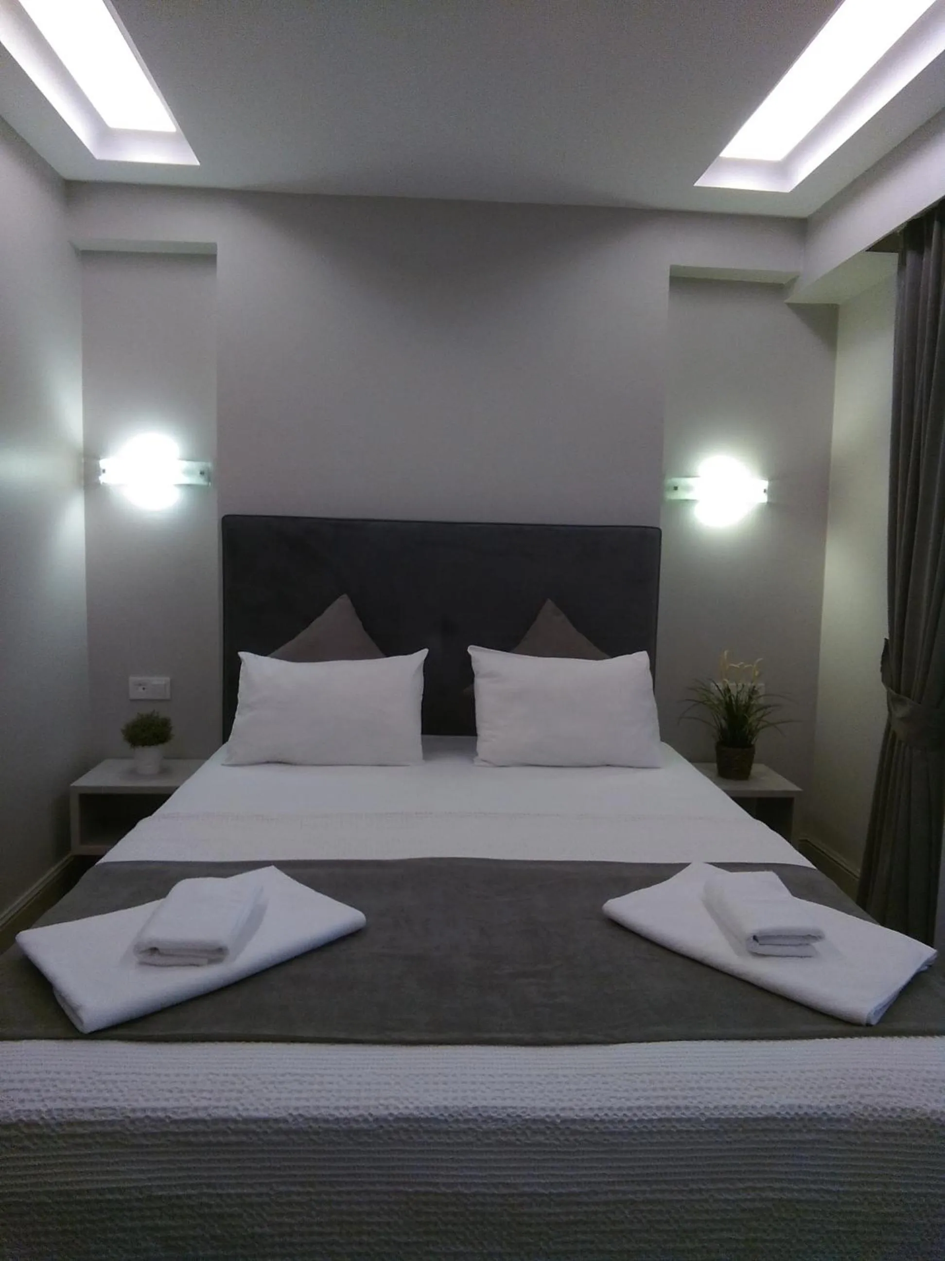 Bed in KONAK BELLA 3