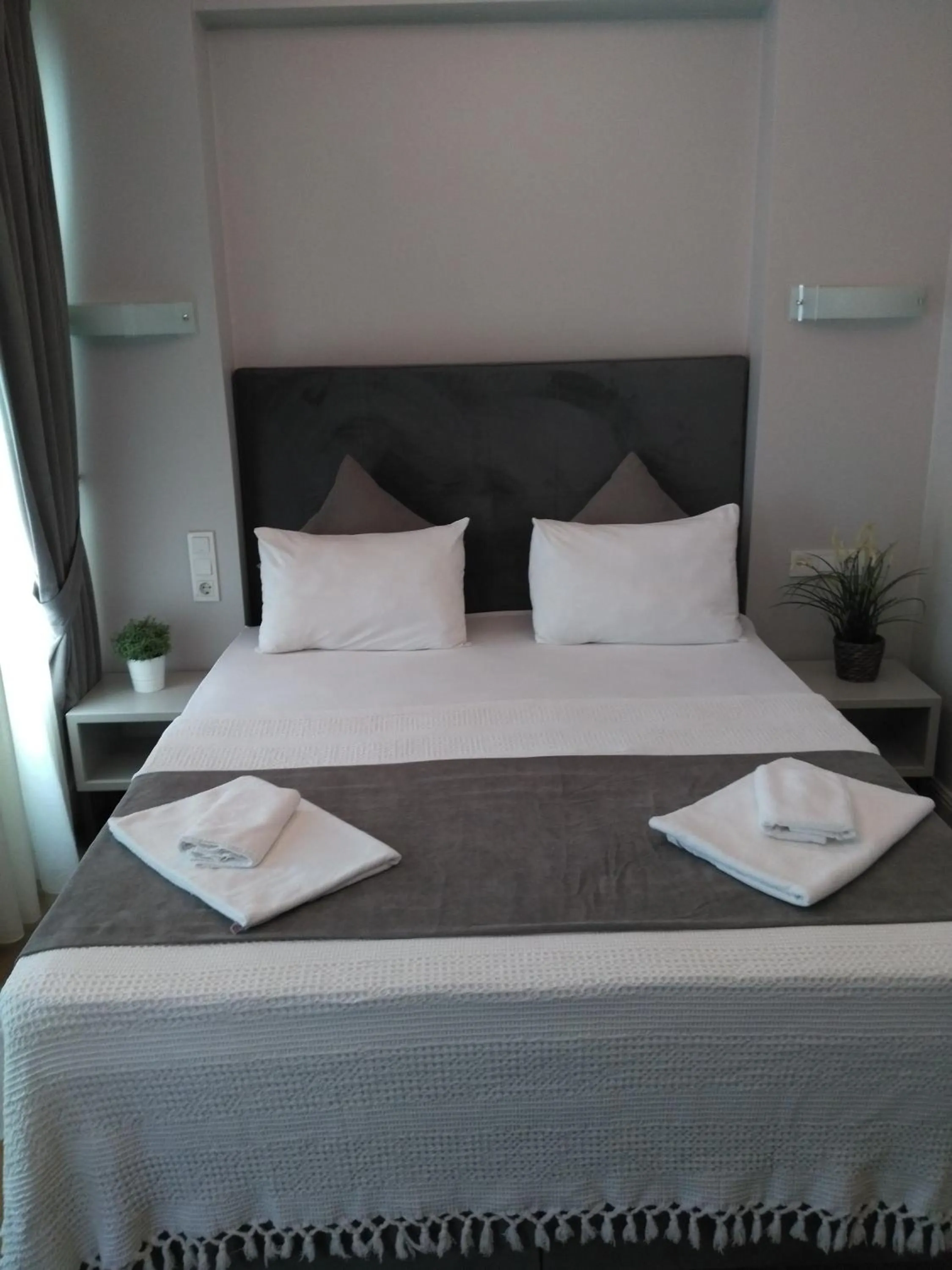 Bed in KONAK BELLA 3