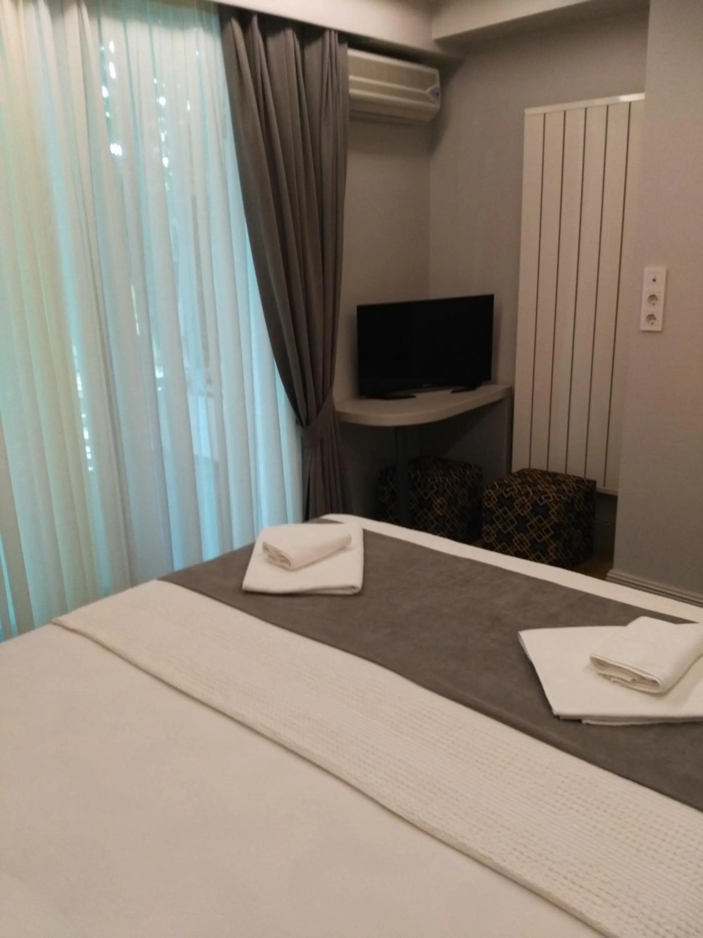 Bed in KONAK BELLA 3