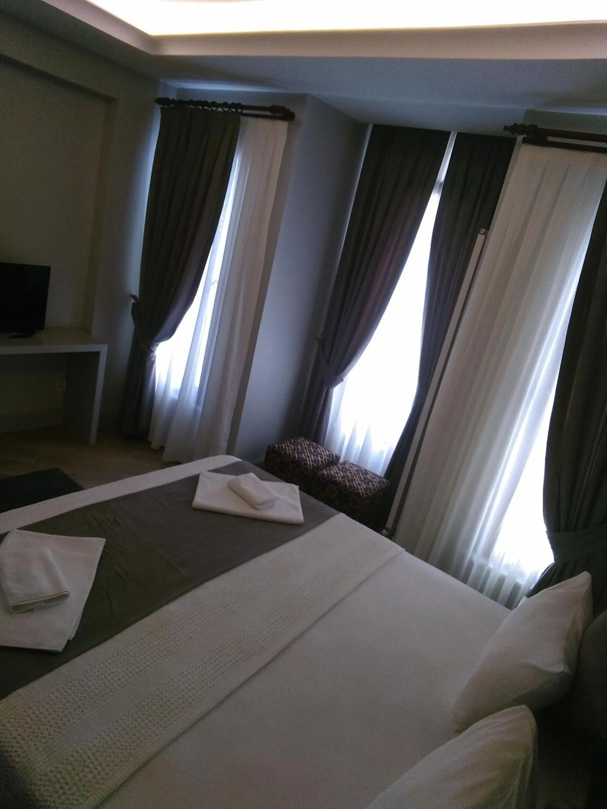 Bed in KONAK BELLA 3