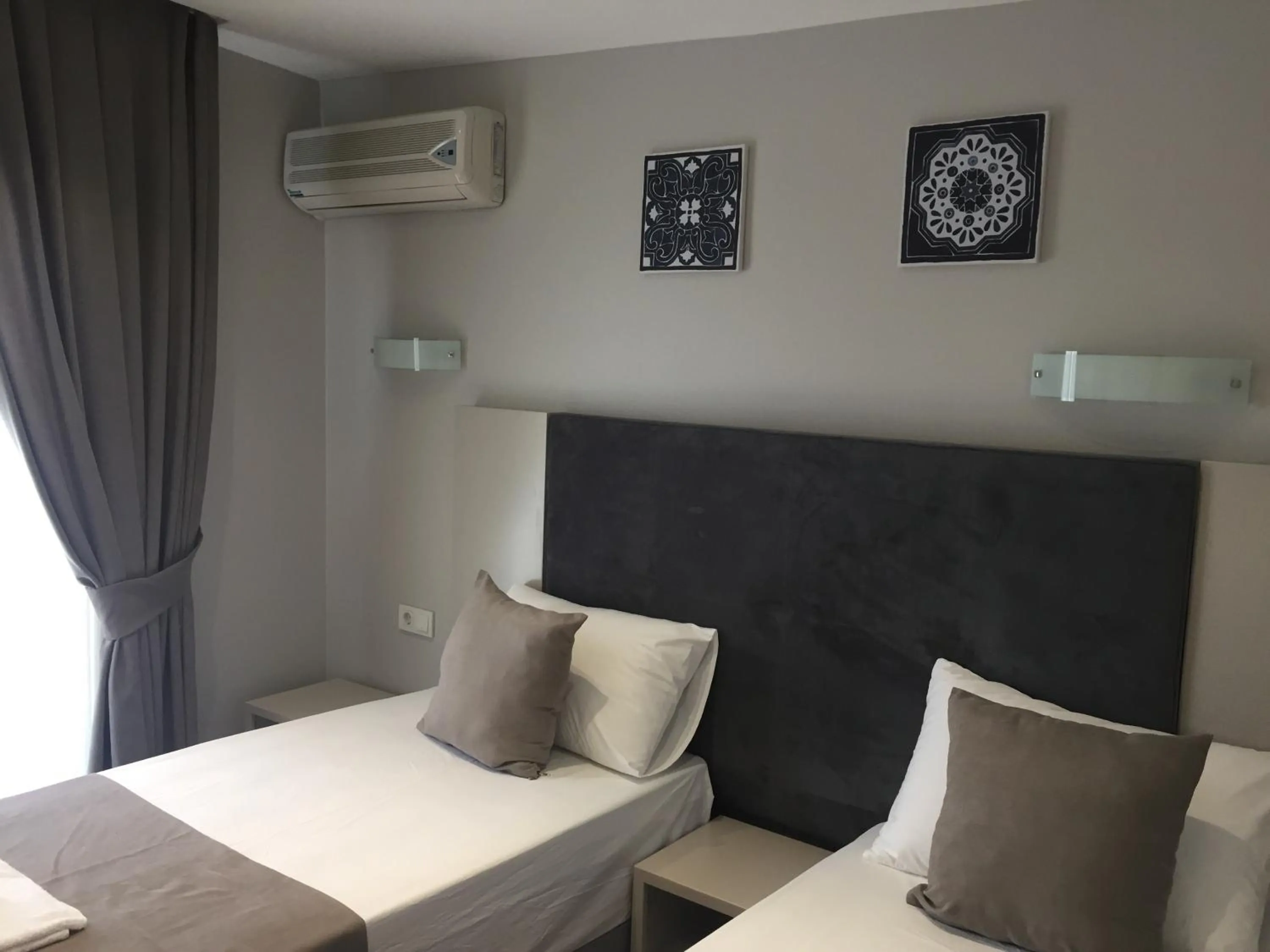 Bed in KONAK BELLA 3